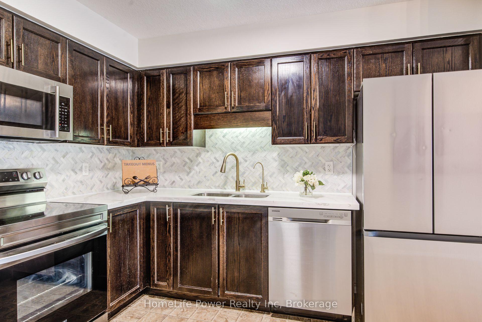 Photo 8 of 208 Featherstone Crescent, Kitchener, Huron Park — HOMEH