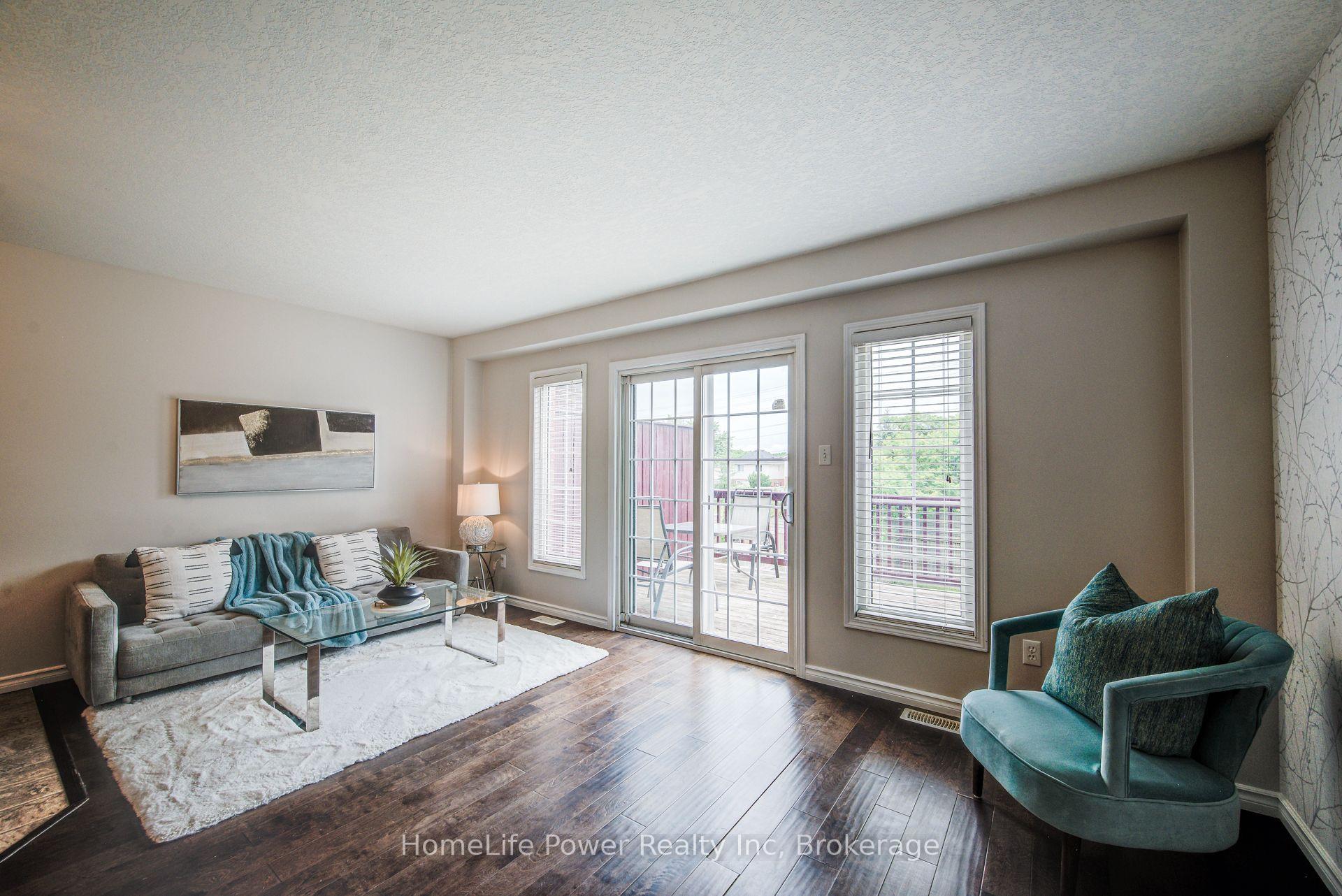 Photo 14 of 208 Featherstone Crescent, Kitchener, Huron Park — HOMEH