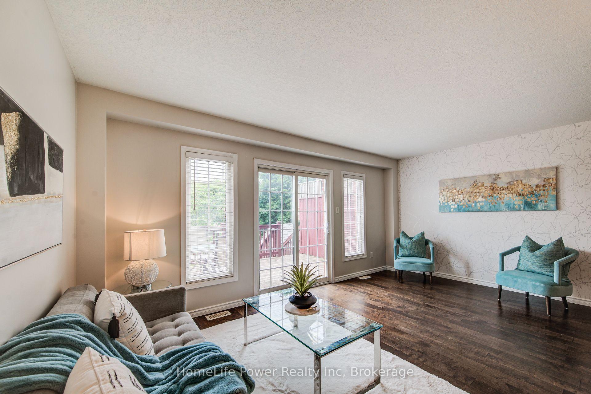 Photo 15 of 208 Featherstone Crescent, Kitchener, Huron Park — HOMEH