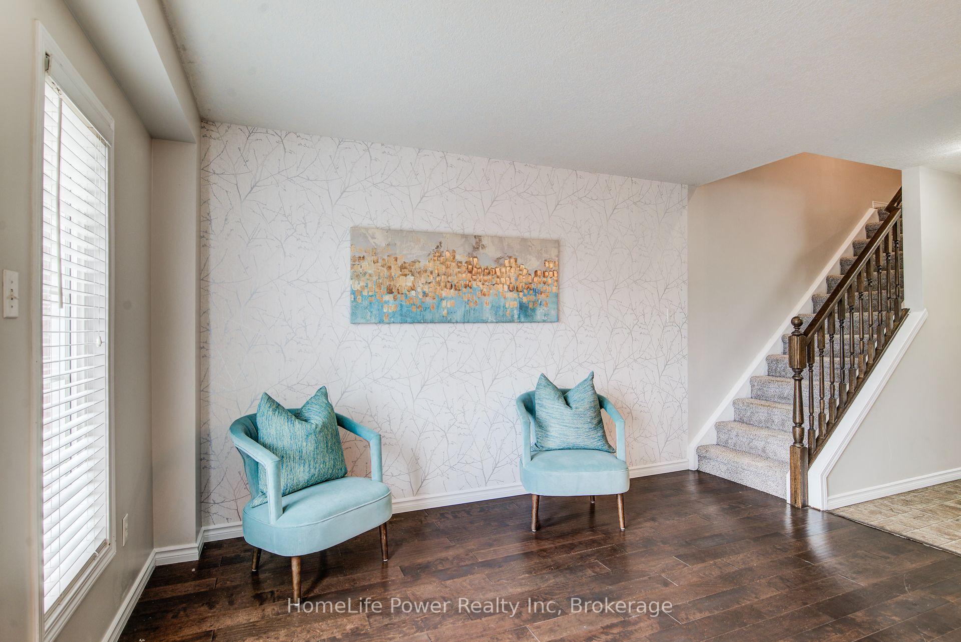 Photo 16 of 208 Featherstone Crescent, Kitchener, Huron Park — HOMEH