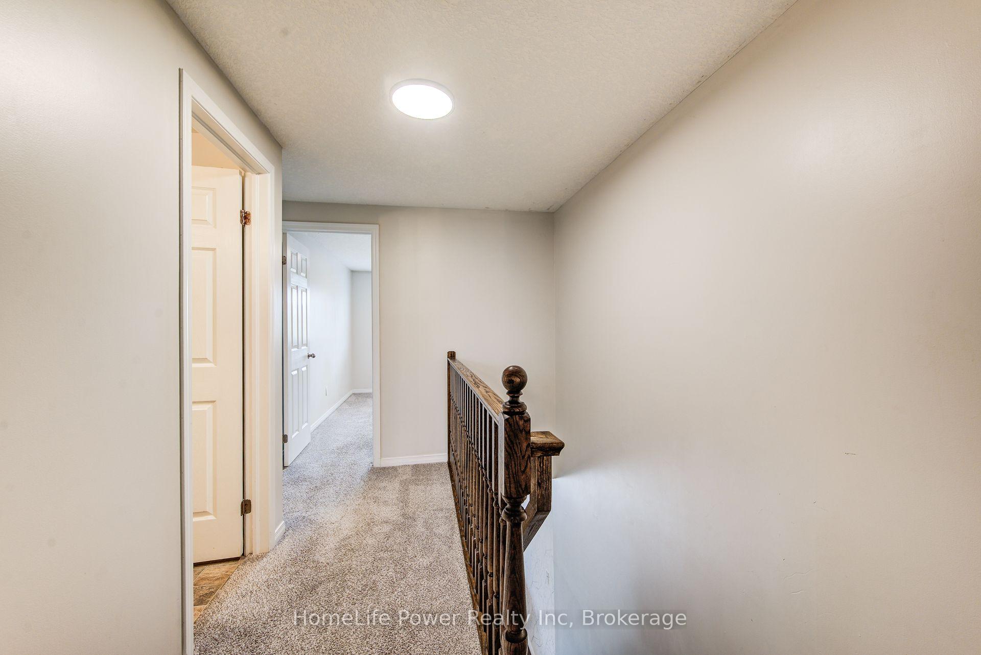 Photo 18 of 208 Featherstone Crescent, Kitchener, Huron Park — HOMEH