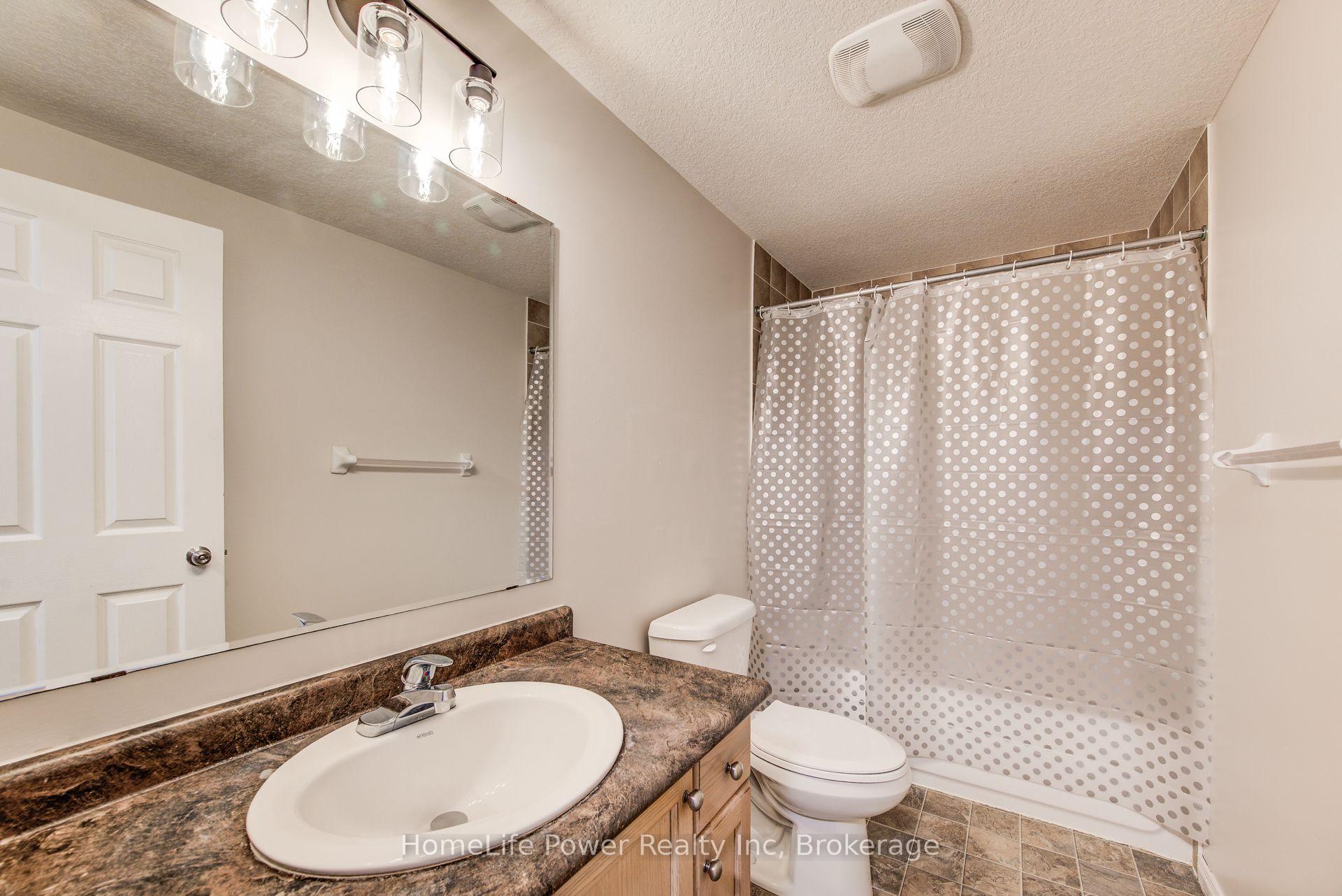 Photo 19 of 208 Featherstone Crescent, Kitchener, Huron Park — HOMEH