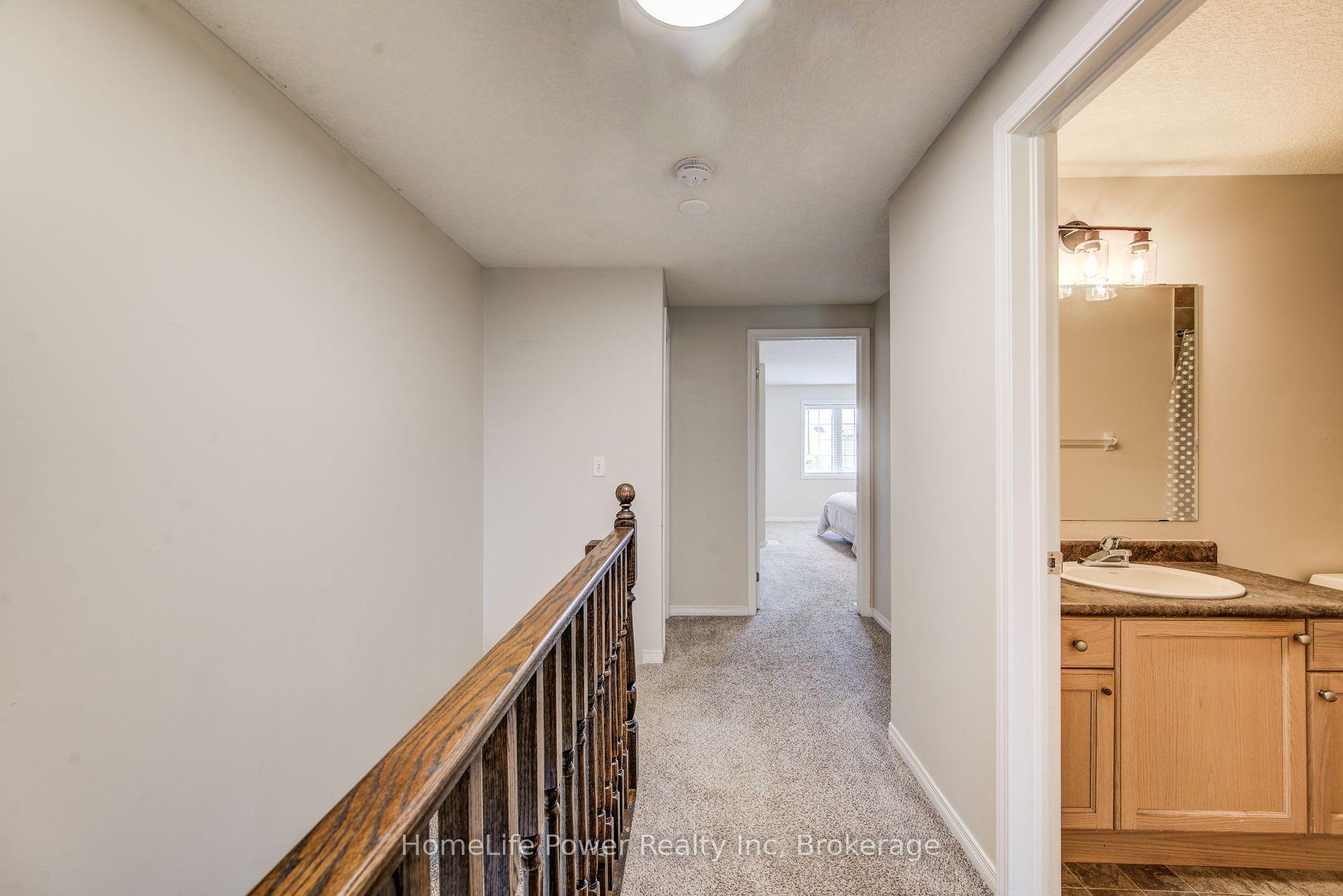 Photo 24 of 208 Featherstone Crescent, Kitchener, Huron Park — HOMEH