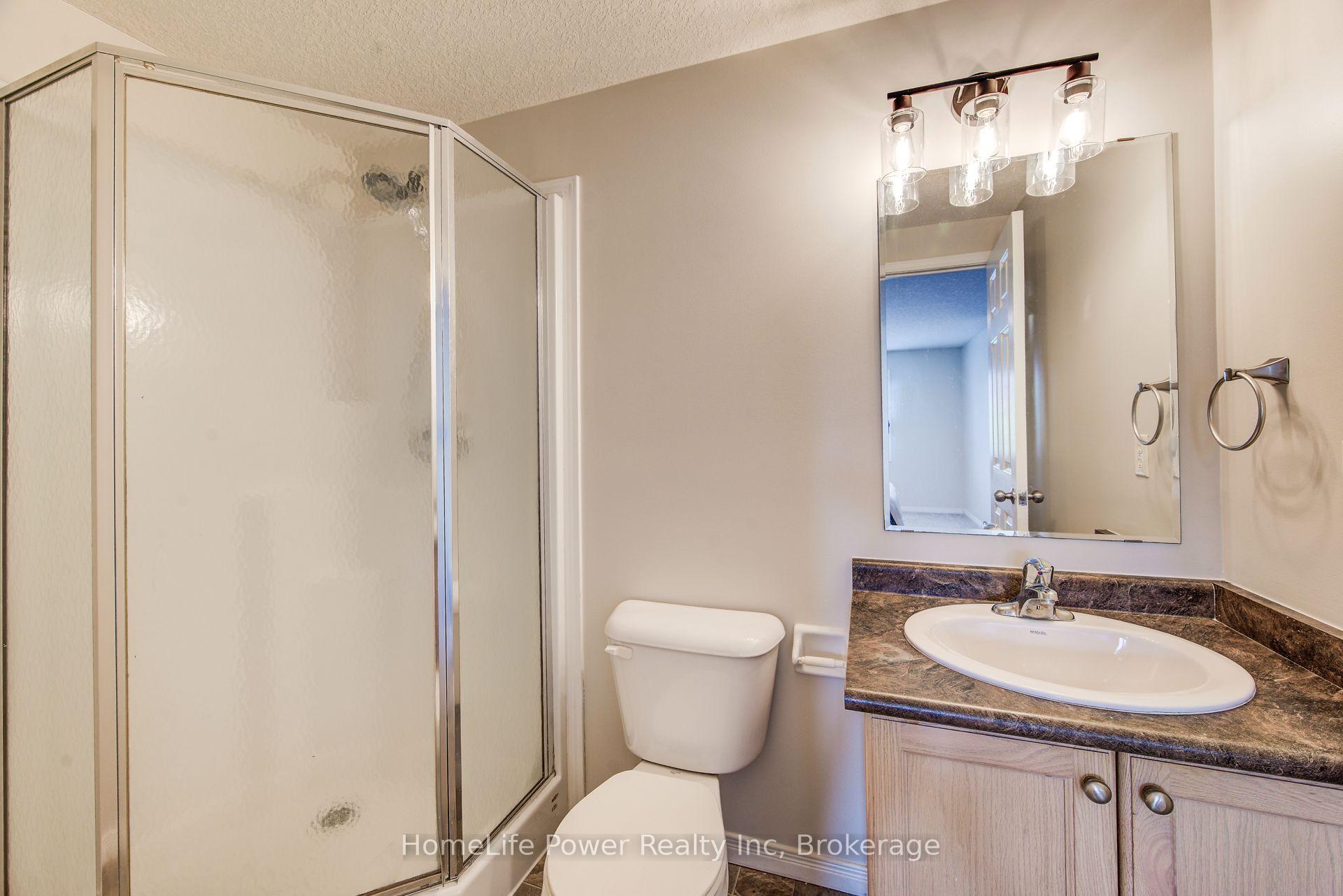 Photo 28 of 208 Featherstone Crescent, Kitchener, Huron Park — HOMEH