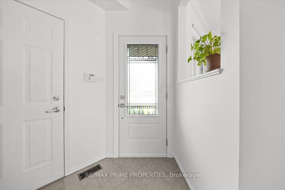Photo 3 of 1587 Duplante Avenue, Ottawa, Fallingbrook/Pineridge — HOMEH