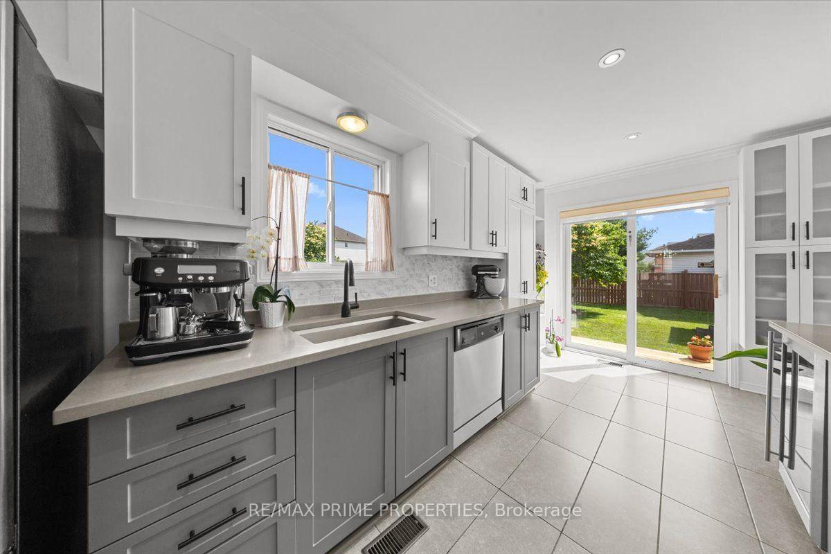 Photo 13 of 1587 Duplante Avenue, Ottawa, Fallingbrook/Pineridge — HOMEH