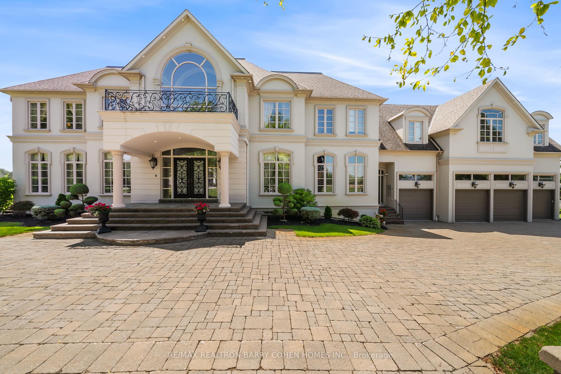 Photo 2 of 15 Sylvia Court, Markham, Devil's Elbow — HOMEH
