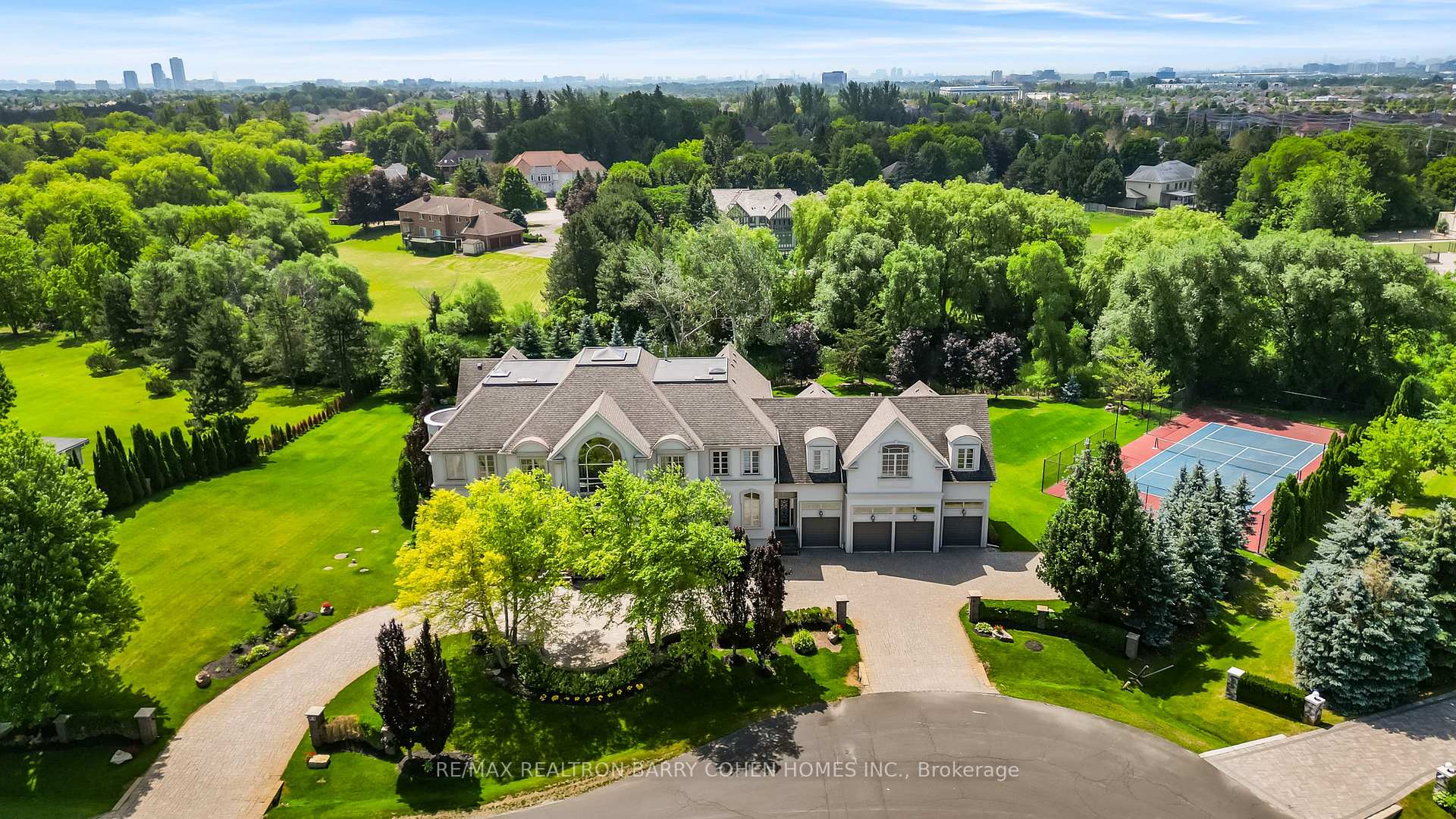 Photo 3 of 15 Sylvia Court, Markham, Devil's Elbow — HOMEH