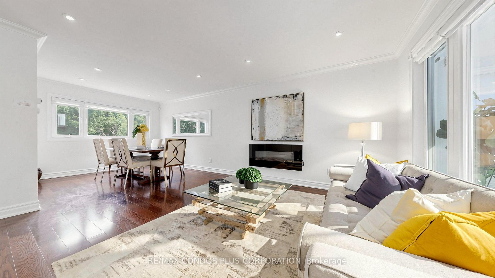 Photo 7 of 22 Denlow Boulevard, North York, Banbury-Don Mills — HOMEH