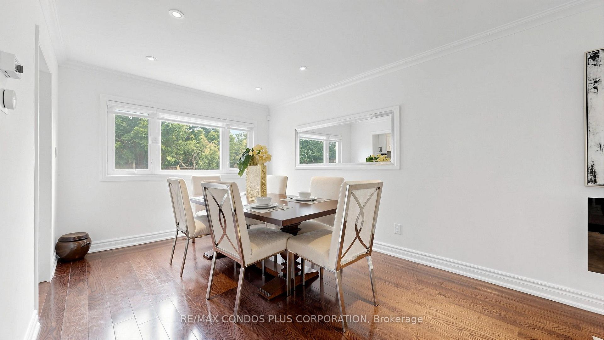 Photo 9 of 22 Denlow Boulevard, North York, Banbury-Don Mills — HOMEH
