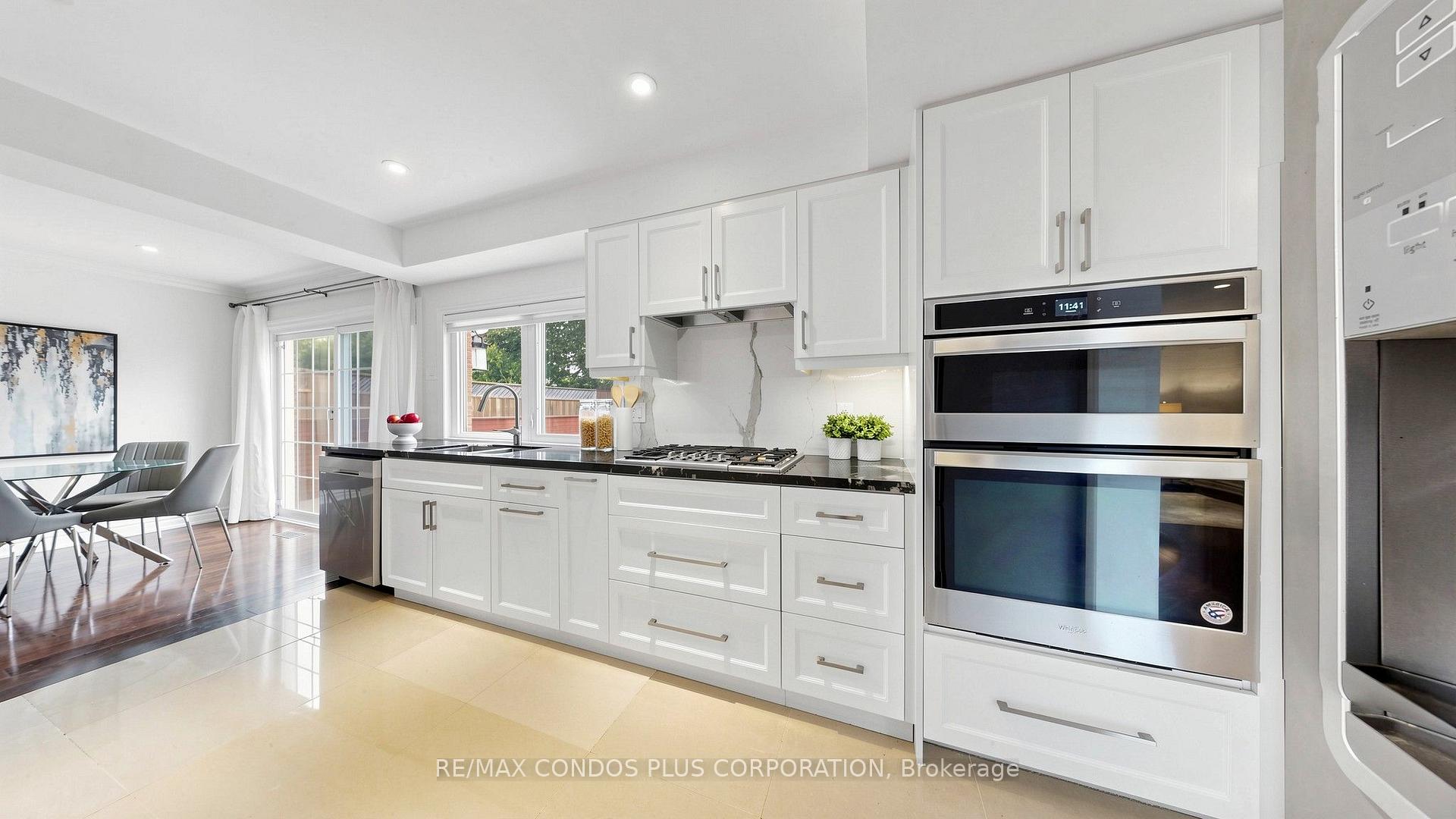 Photo 16 of 22 Denlow Boulevard, North York, Banbury-Don Mills — HOMEH