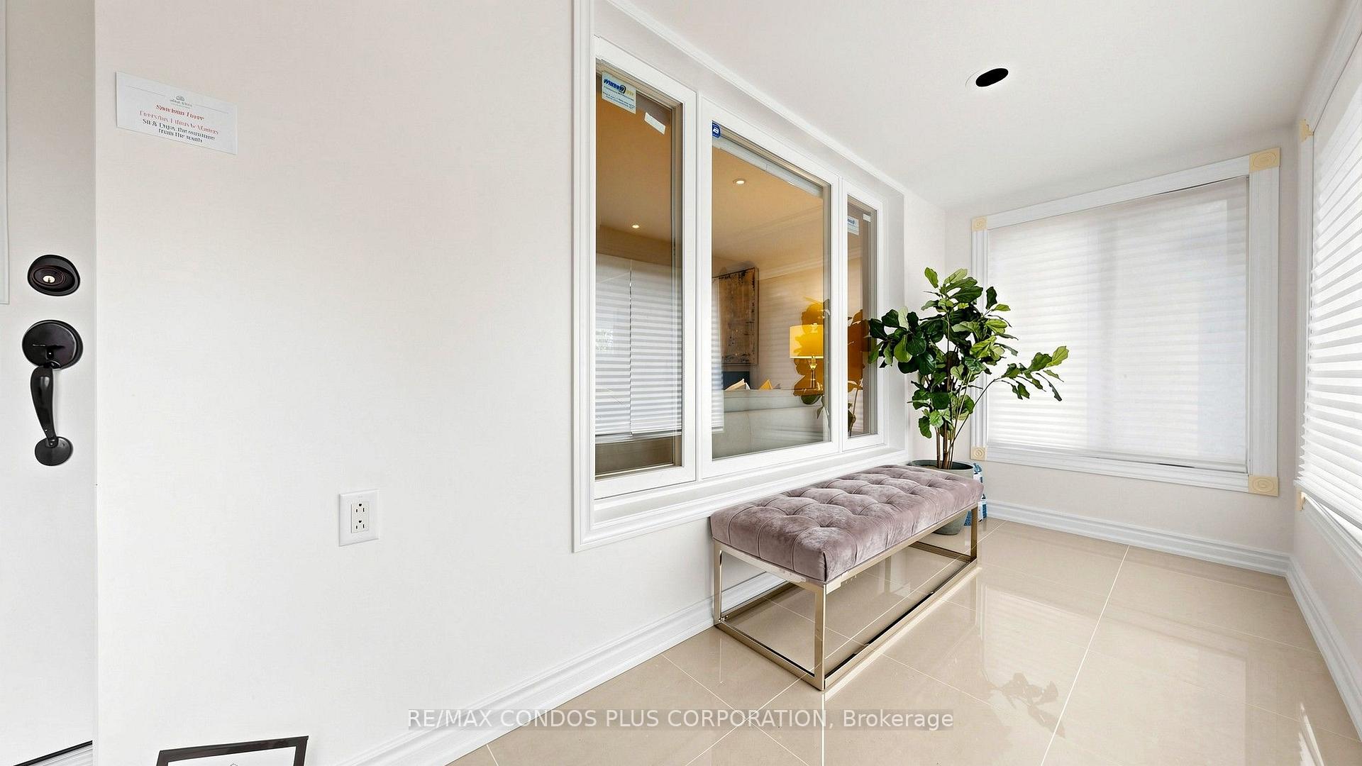 Photo 17 of 22 Denlow Boulevard, North York, Banbury-Don Mills — HOMEH