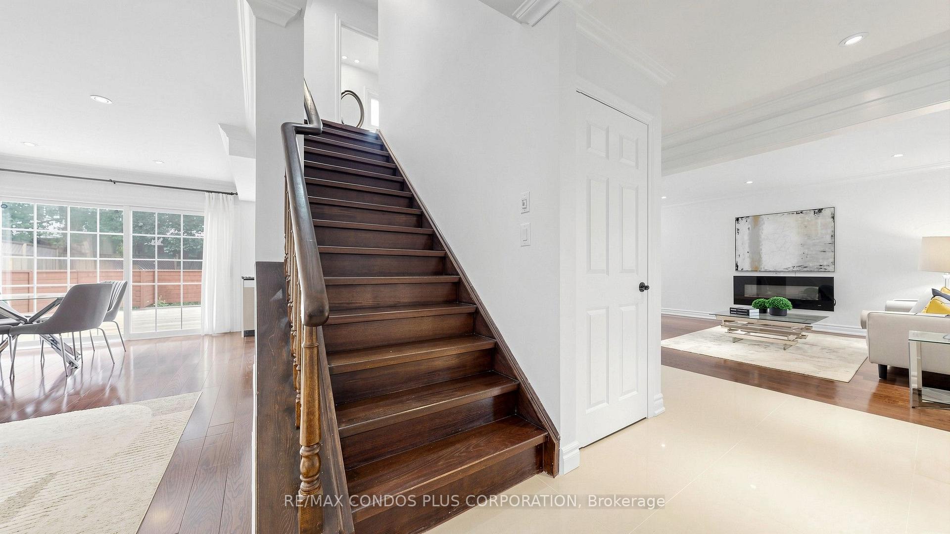 Photo 19 of 22 Denlow Boulevard, North York, Banbury-Don Mills — HOMEH