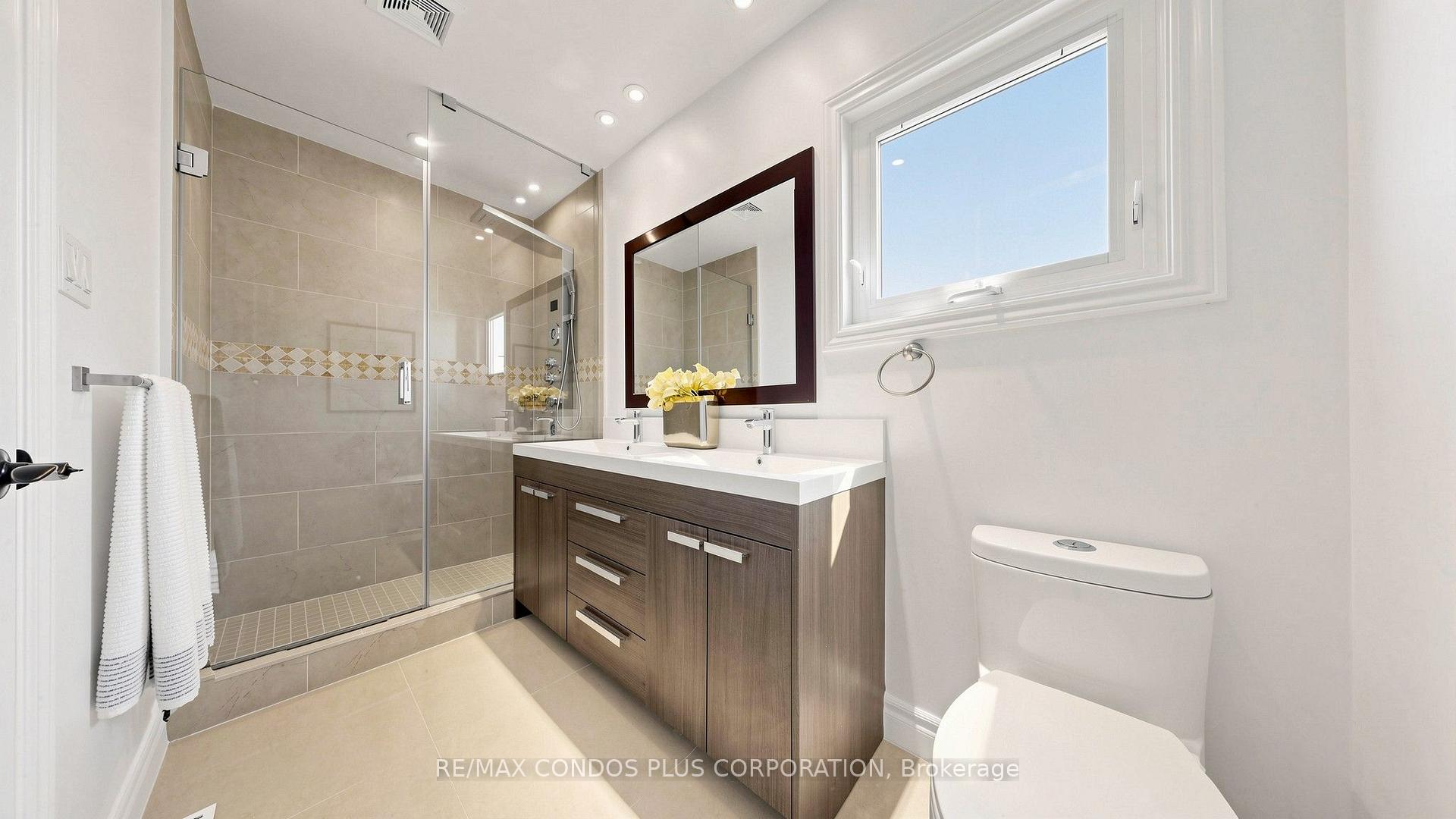 Photo 23 of 22 Denlow Boulevard, North York, Banbury-Don Mills — HOMEH