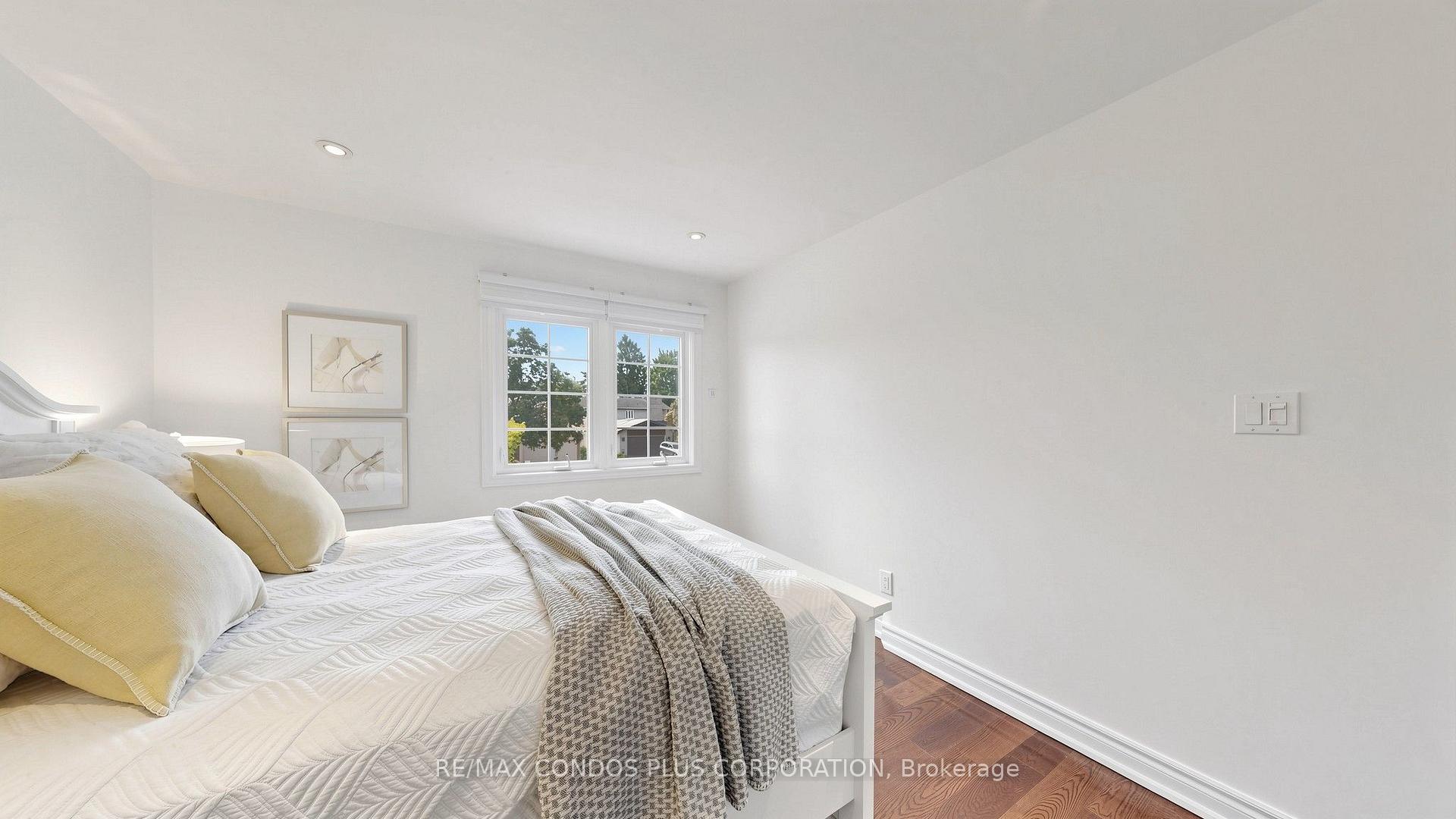 Photo 27 of 22 Denlow Boulevard, North York, Banbury-Don Mills — HOMEH