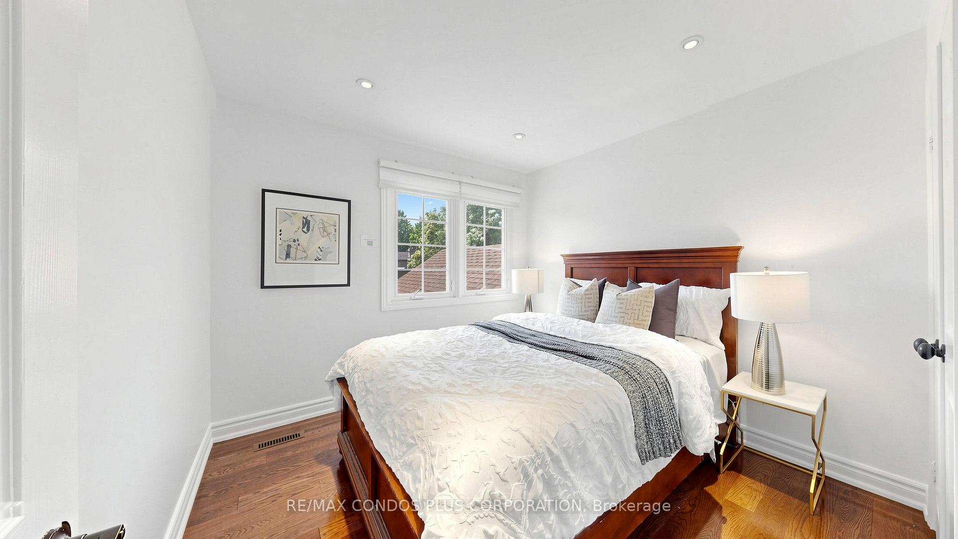 Photo 29 of 22 Denlow Boulevard, North York, Banbury-Don Mills — HOMEH