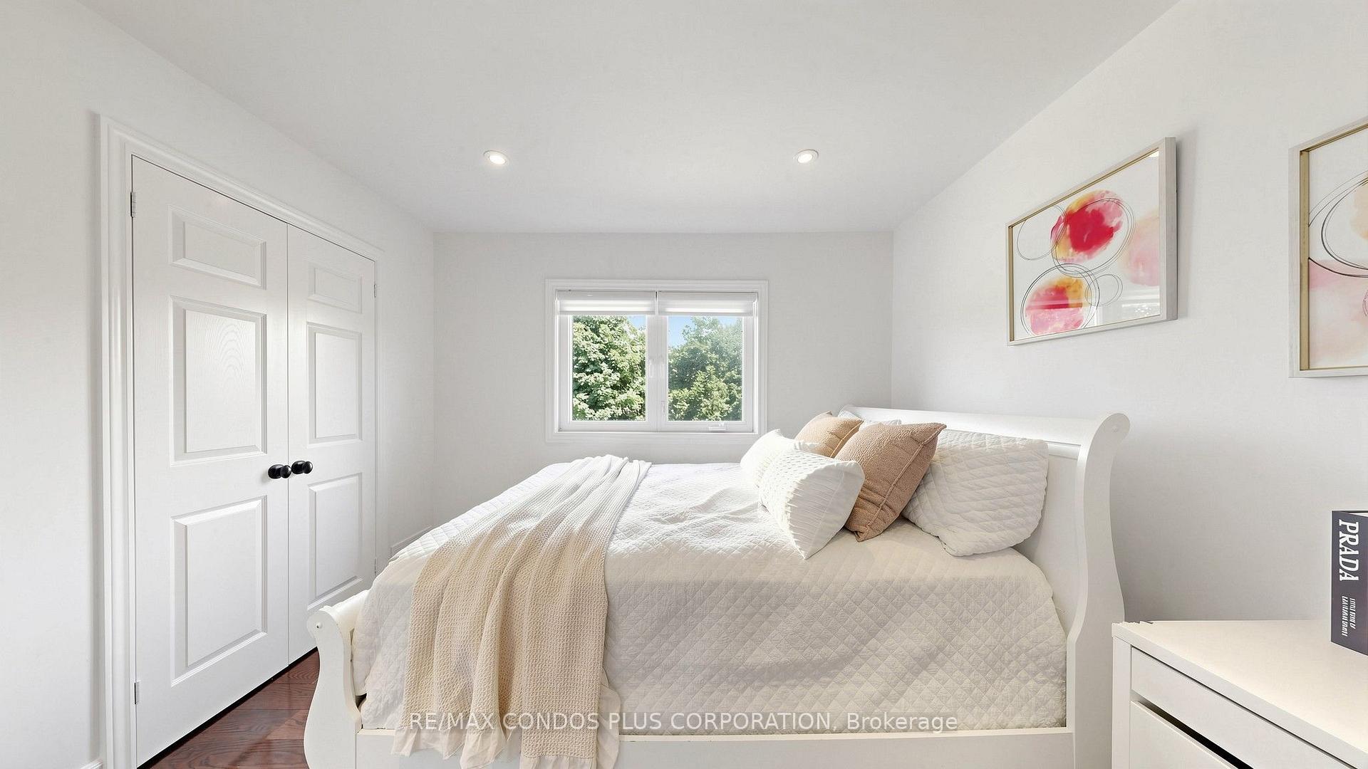 Photo 31 of 22 Denlow Boulevard, North York, Banbury-Don Mills — HOMEH