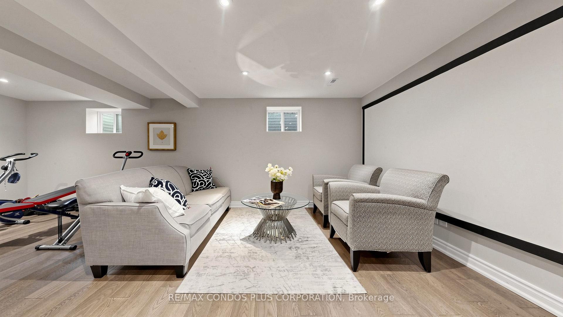 Photo 33 of 22 Denlow Boulevard, North York, Banbury-Don Mills — HOMEH