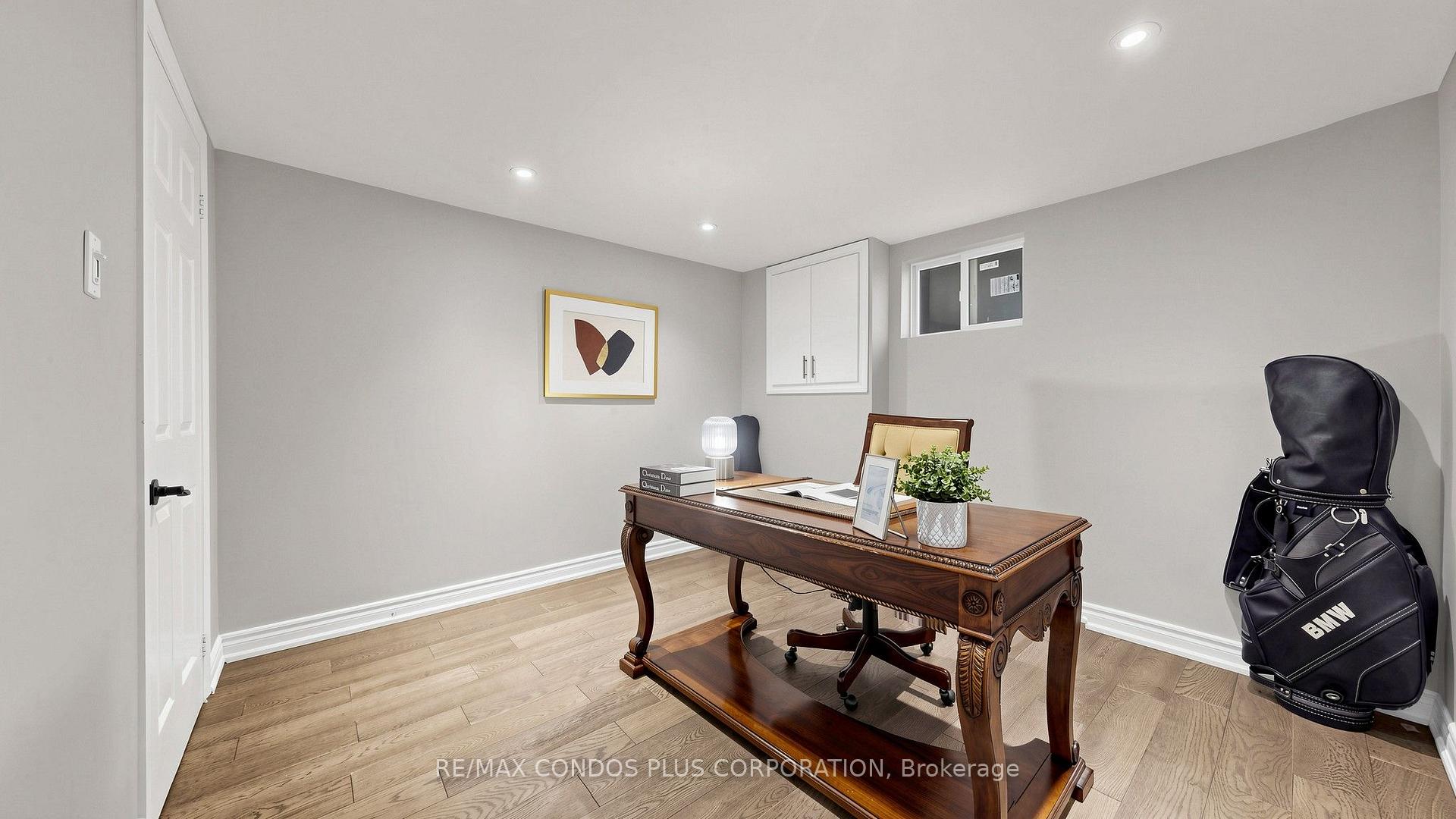 Photo 38 of 22 Denlow Boulevard, North York, Banbury-Don Mills — HOMEH