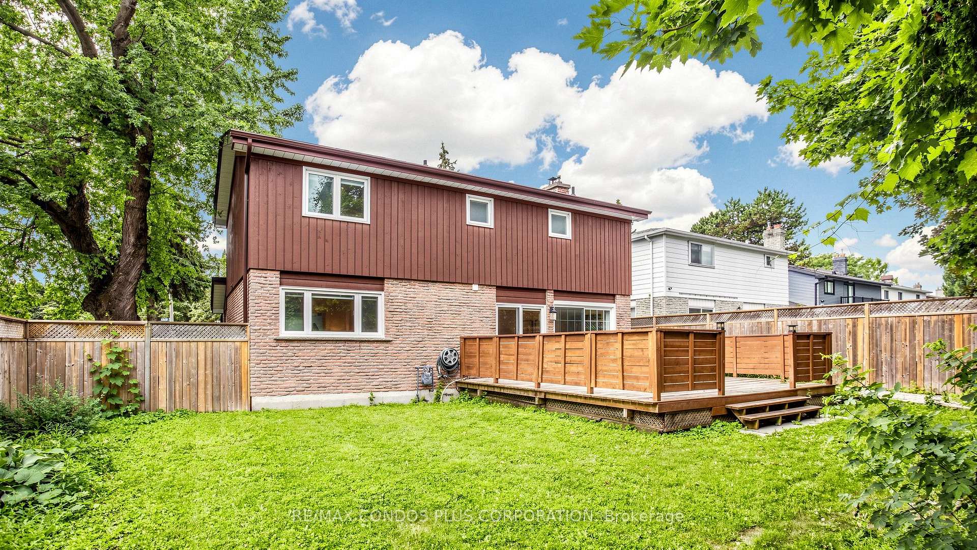Photo 40 of 22 Denlow Boulevard, North York, Banbury-Don Mills — HOMEH