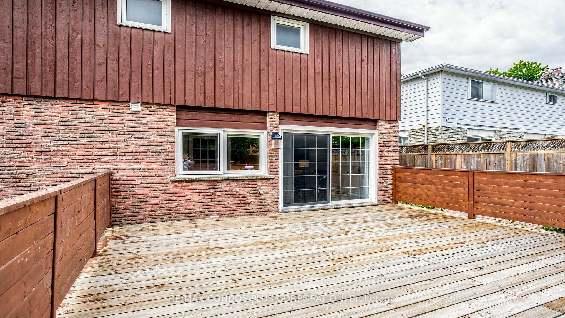 Photo 42 of 22 Denlow Boulevard, North York, Banbury-Don Mills — HOMEH
