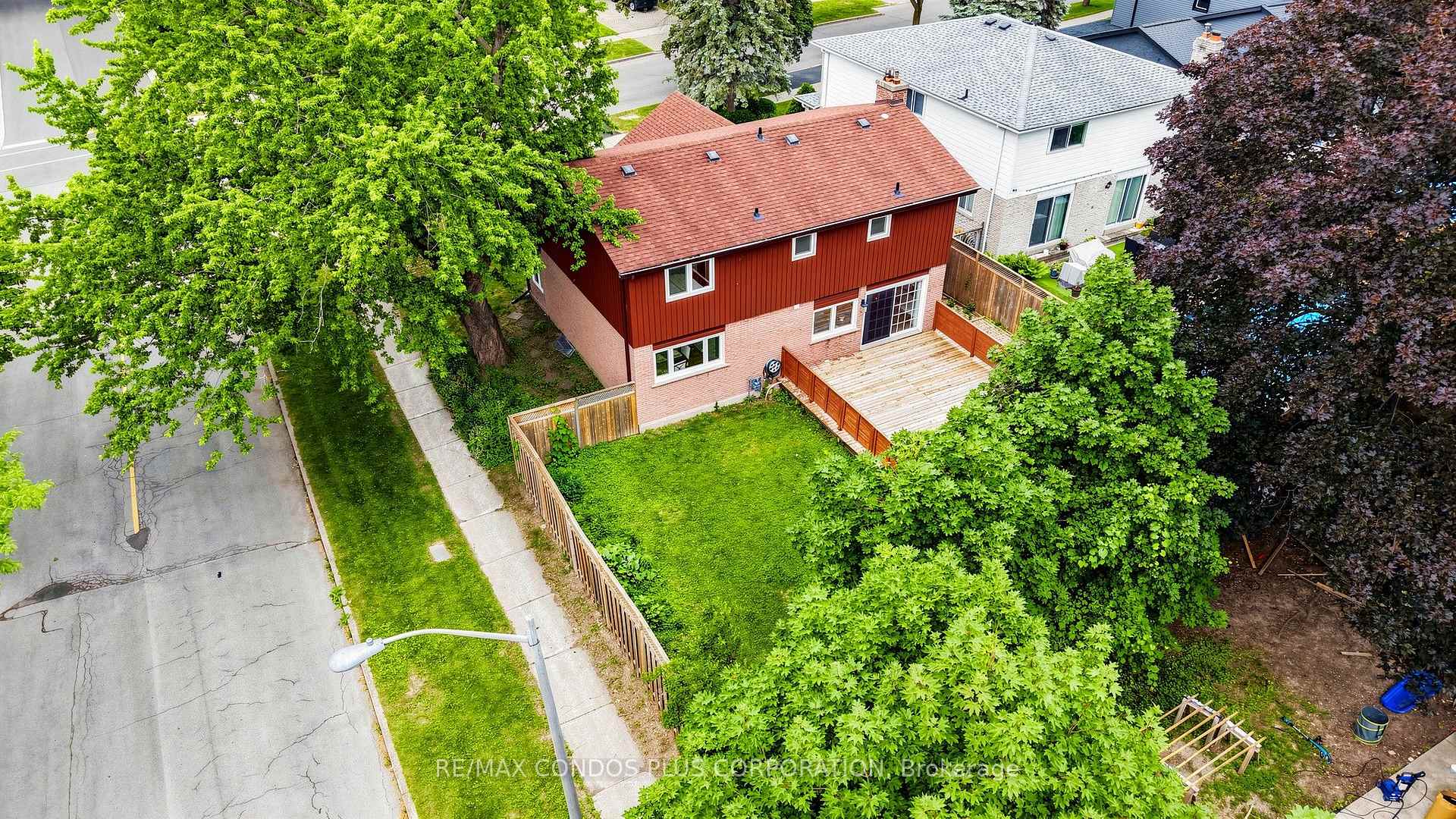 Photo 44 of 22 Denlow Boulevard, North York, Banbury-Don Mills — HOMEH