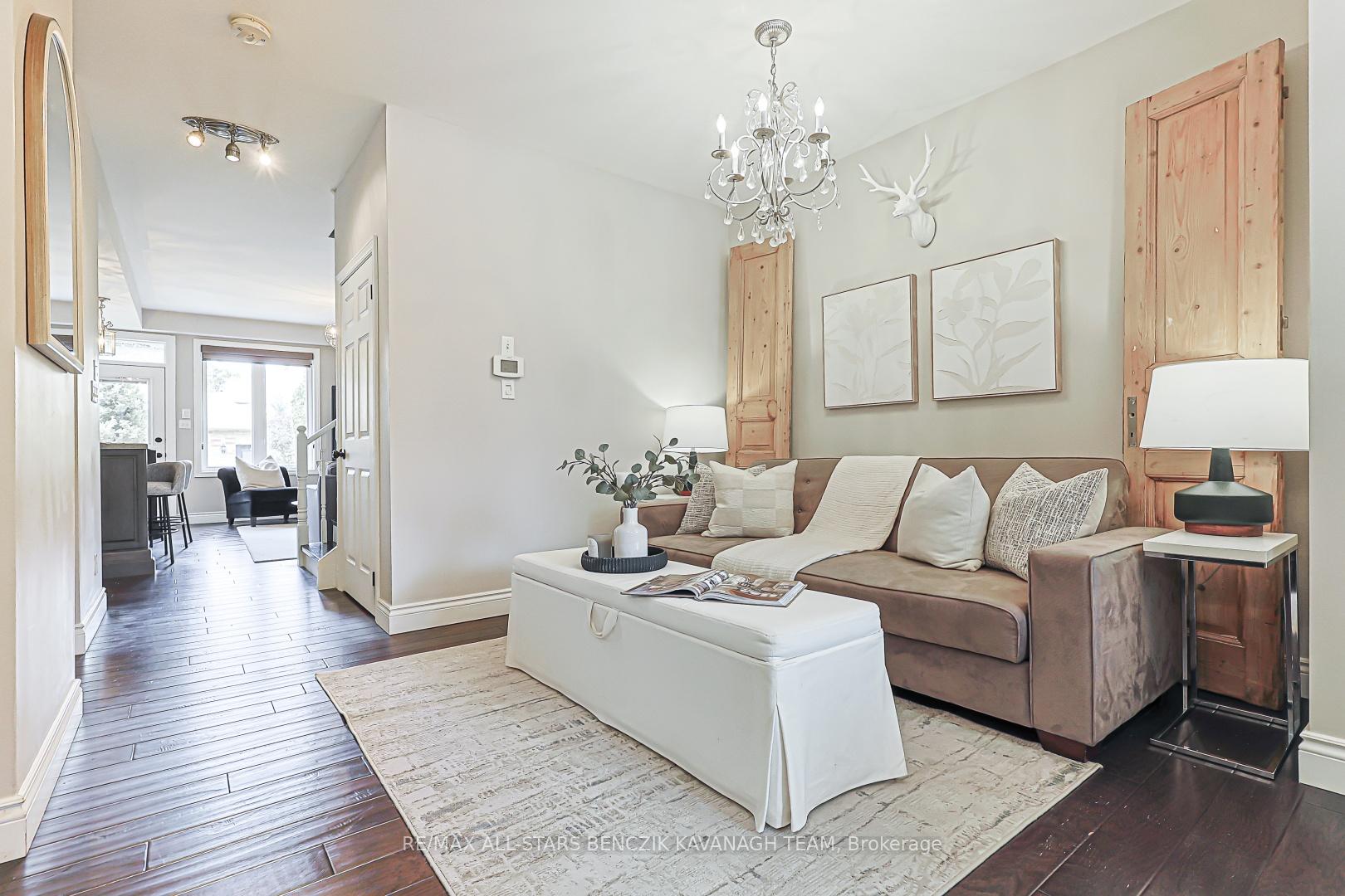 Photo 2 of 31 Queen's Plate Drive, Markham, Angus Glen — HOMEH