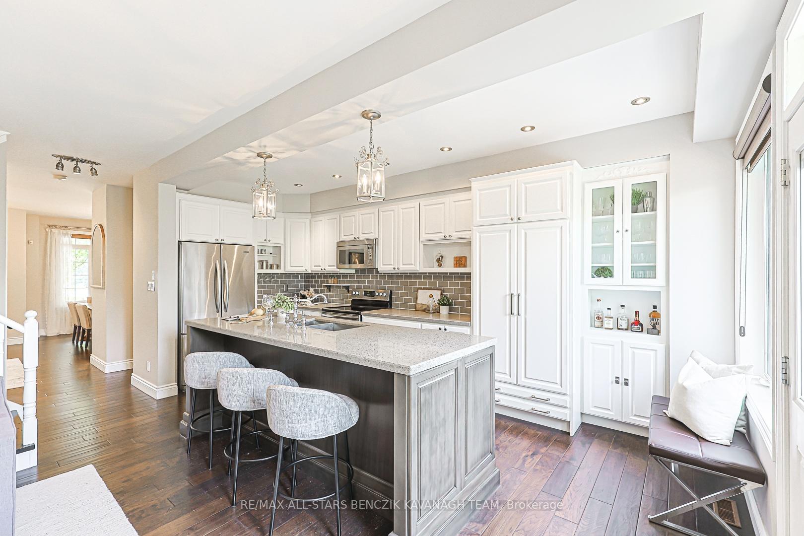 Photo 9 of 31 Queen's Plate Drive, Markham, Angus Glen — HOMEH