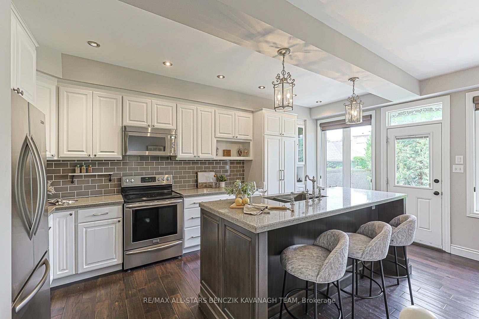 Photo 10 of 31 Queen's Plate Drive, Markham, Angus Glen — HOMEH