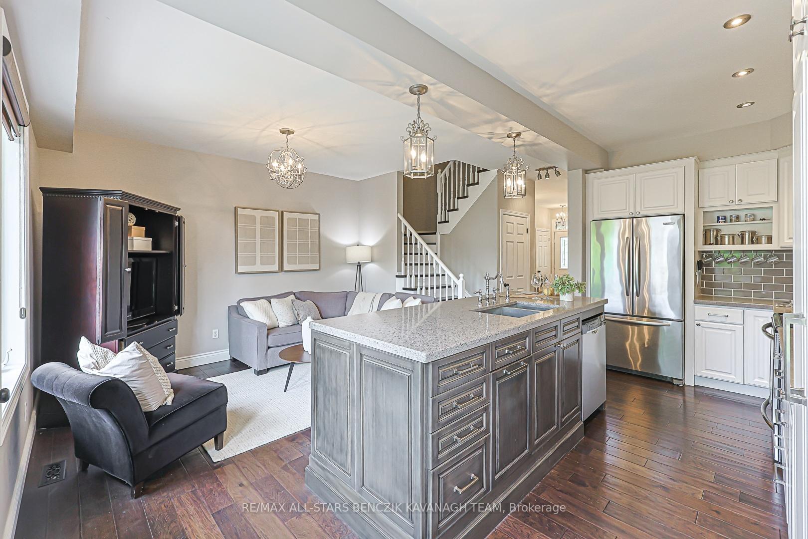 Photo 11 of 31 Queen's Plate Drive, Markham, Angus Glen — HOMEH