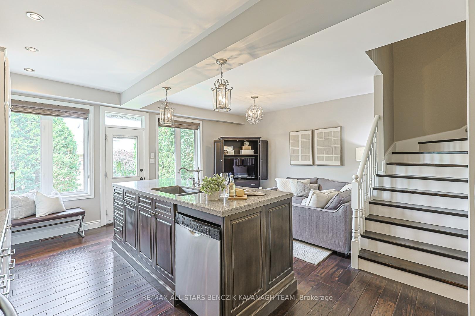Photo 12 of 31 Queen's Plate Drive, Markham, Angus Glen — HOMEH