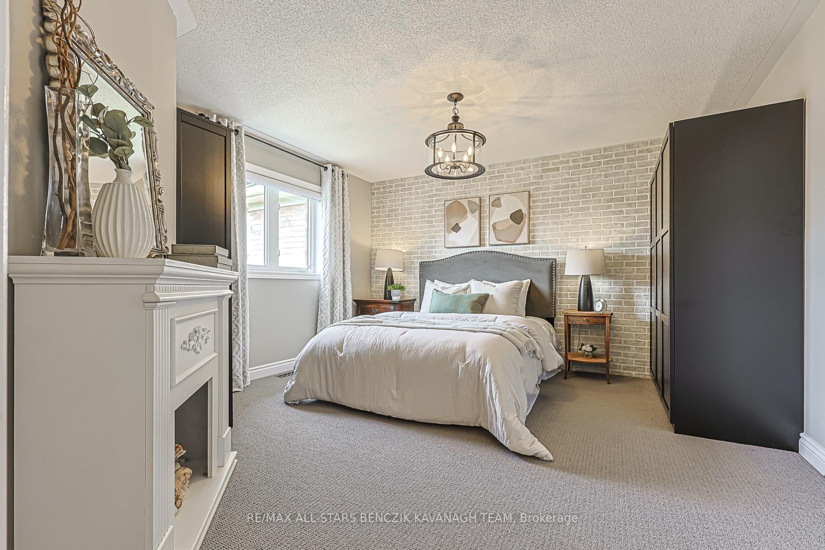 Photo 13 of 31 Queen's Plate Drive, Markham, Angus Glen — HOMEH