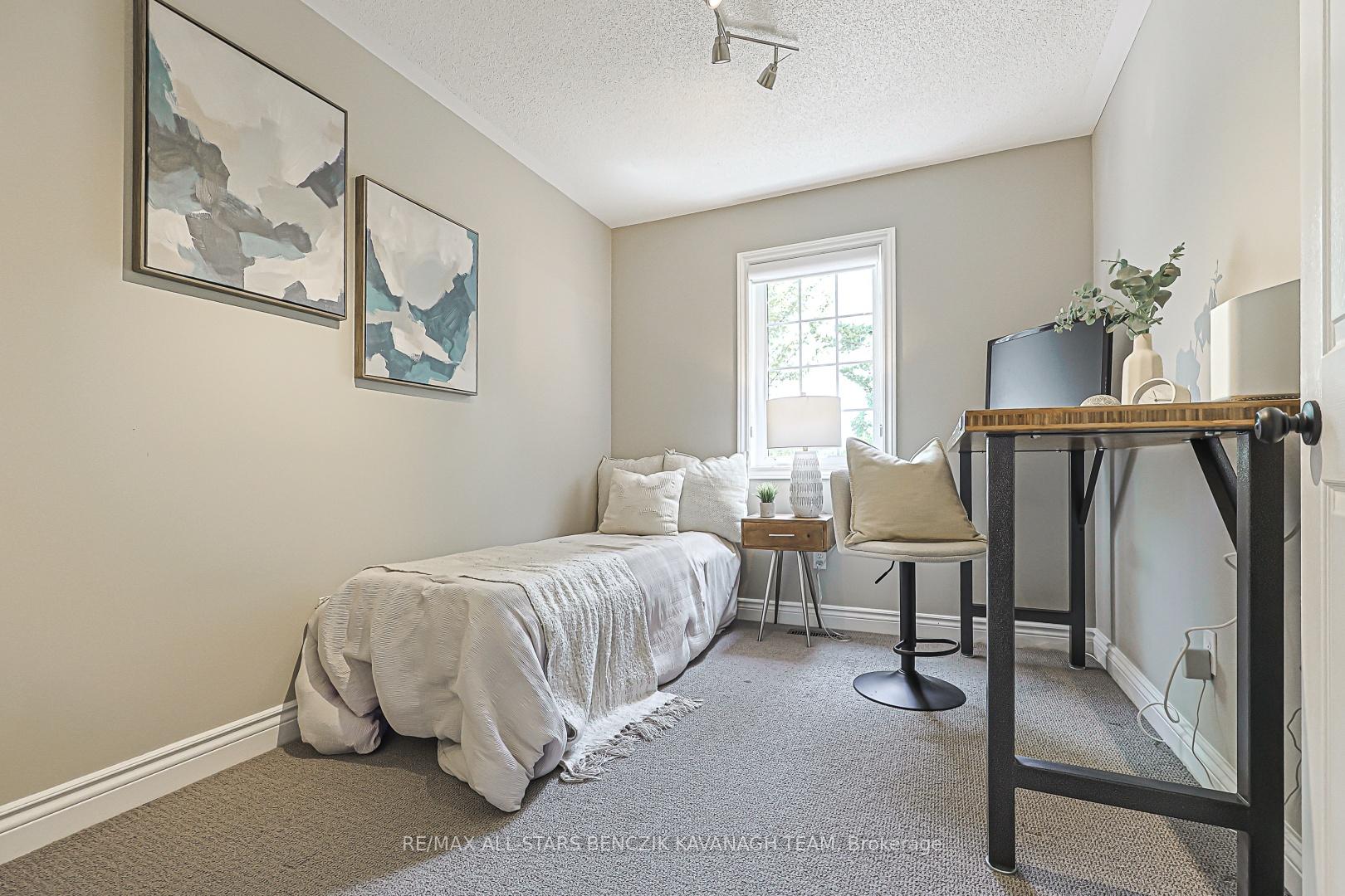 Photo 16 of 31 Queen's Plate Drive, Markham, Angus Glen — HOMEH