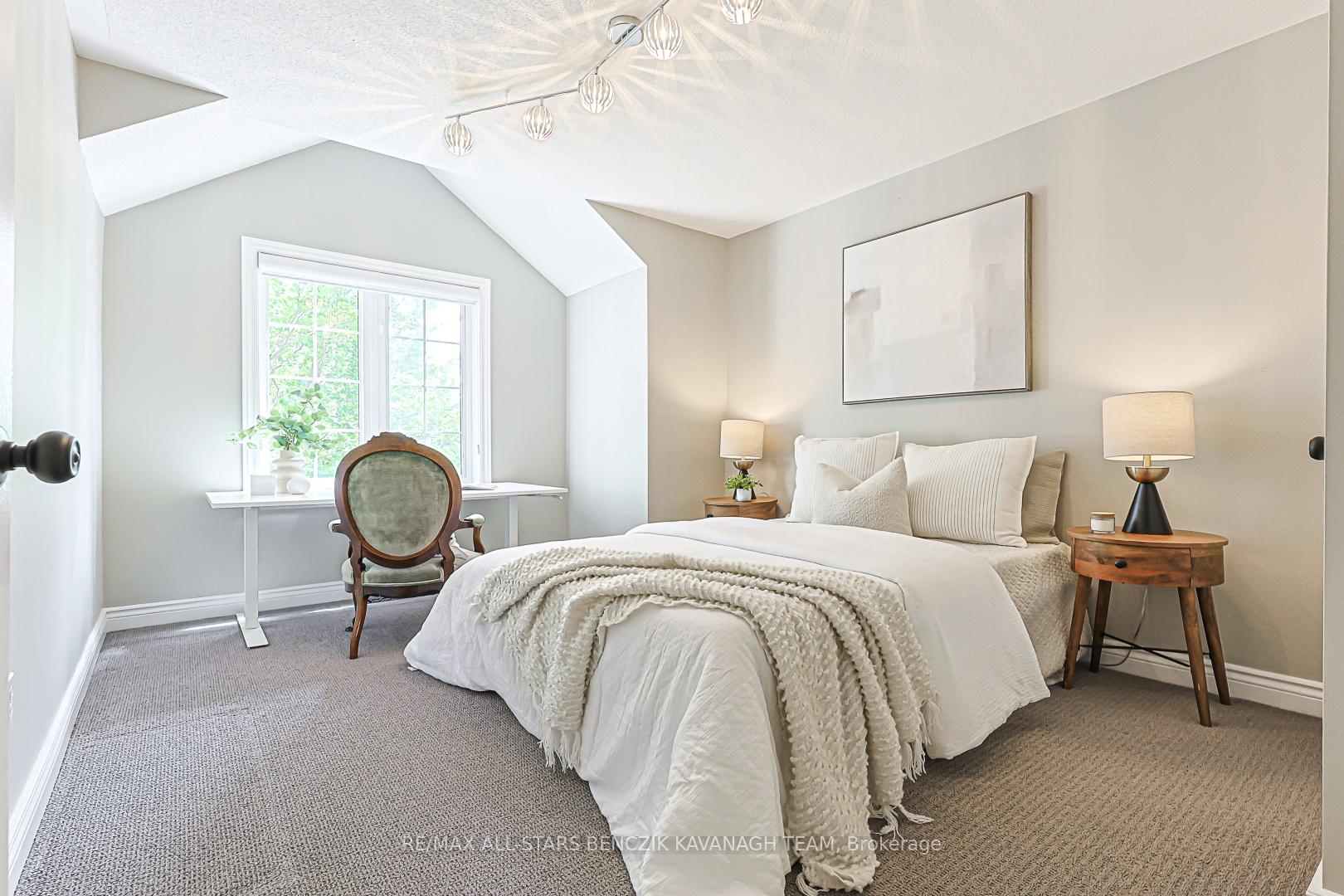 Photo 17 of 31 Queen's Plate Drive, Markham, Angus Glen — HOMEH