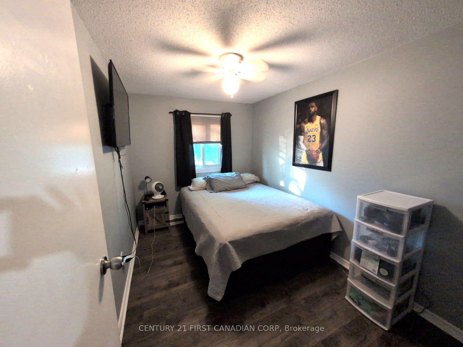 Photo 12 of Unit 49, 110 Deveron Crescent, London, South T — HOMEH