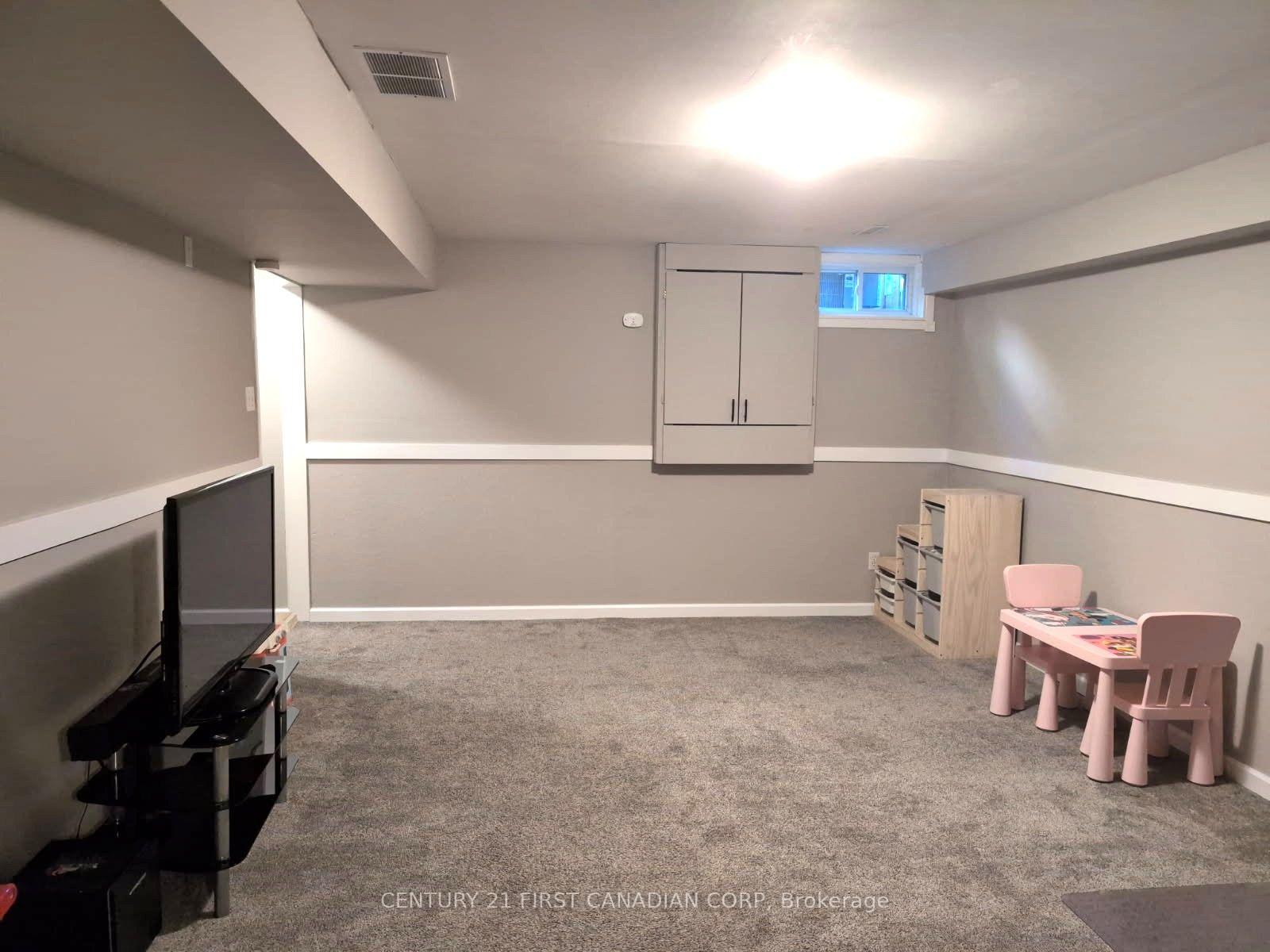Photo 16 of Unit 49, 110 Deveron Crescent, London, South T — HOMEH