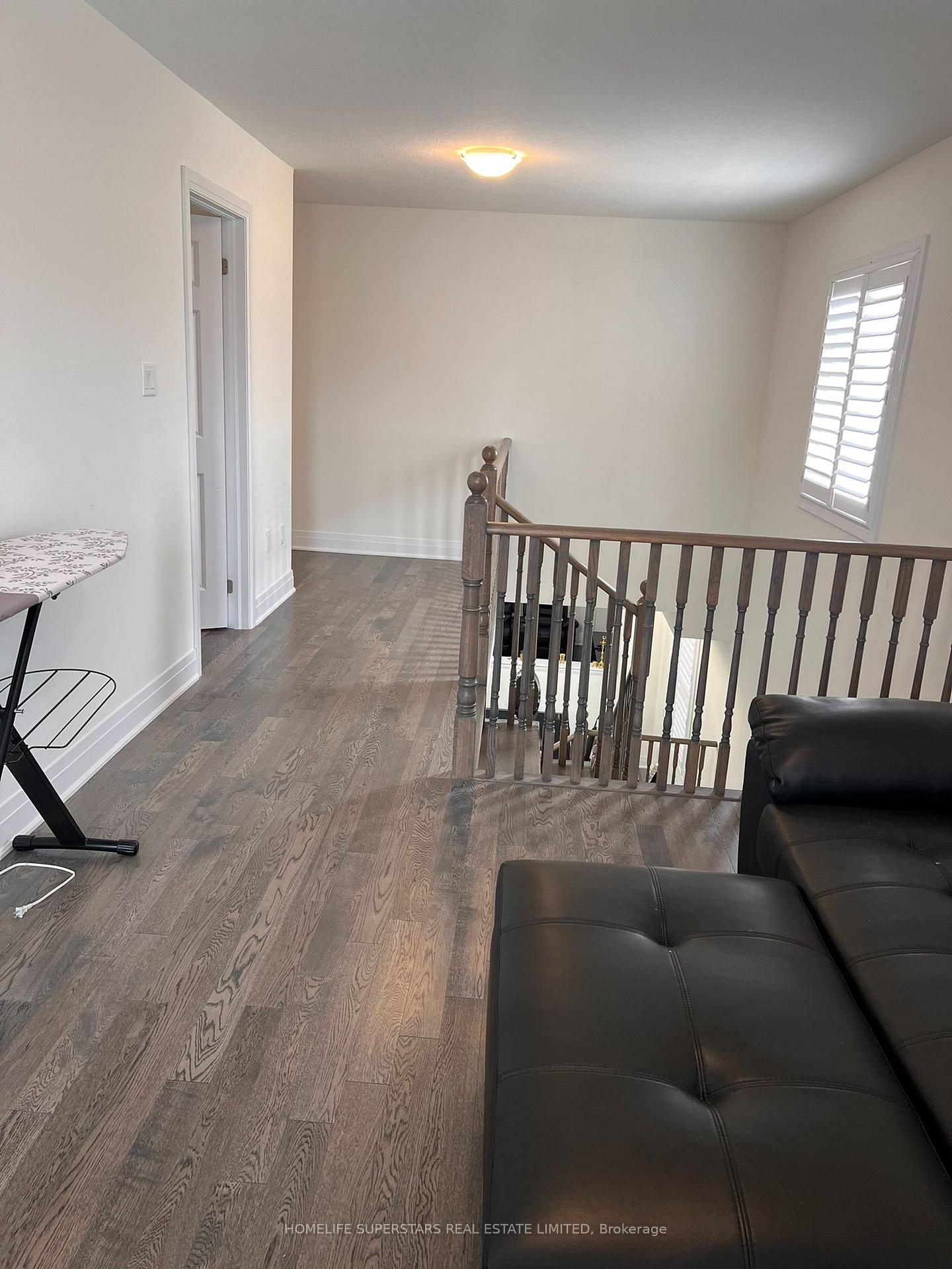 Photo 18 of 188 Aviron Crescent, Welland, Dain City — HOMEH