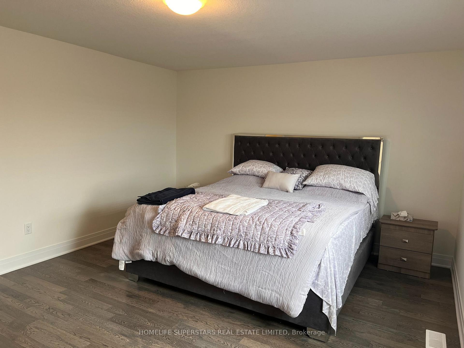 Photo 35 of 188 Aviron Crescent, Welland, Dain City — HOMEH