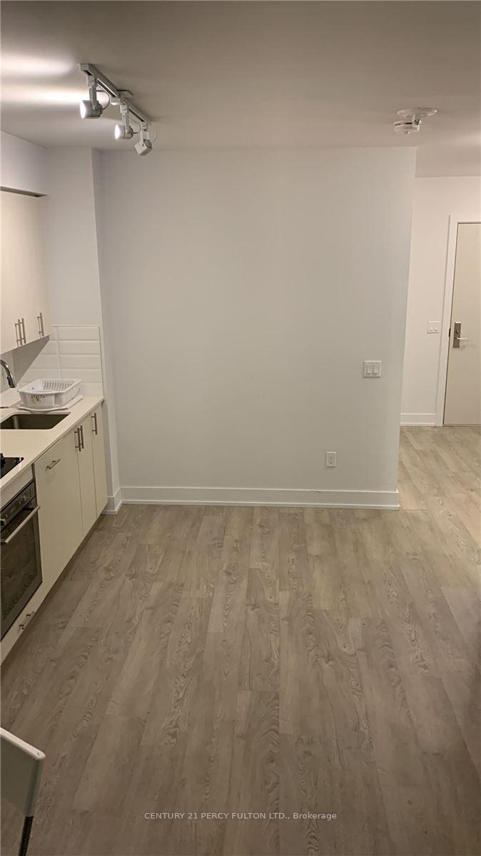 Photo 9 of Unit 810, 2550 Simcoe Street N, Oshawa, Windfields — HOMEH