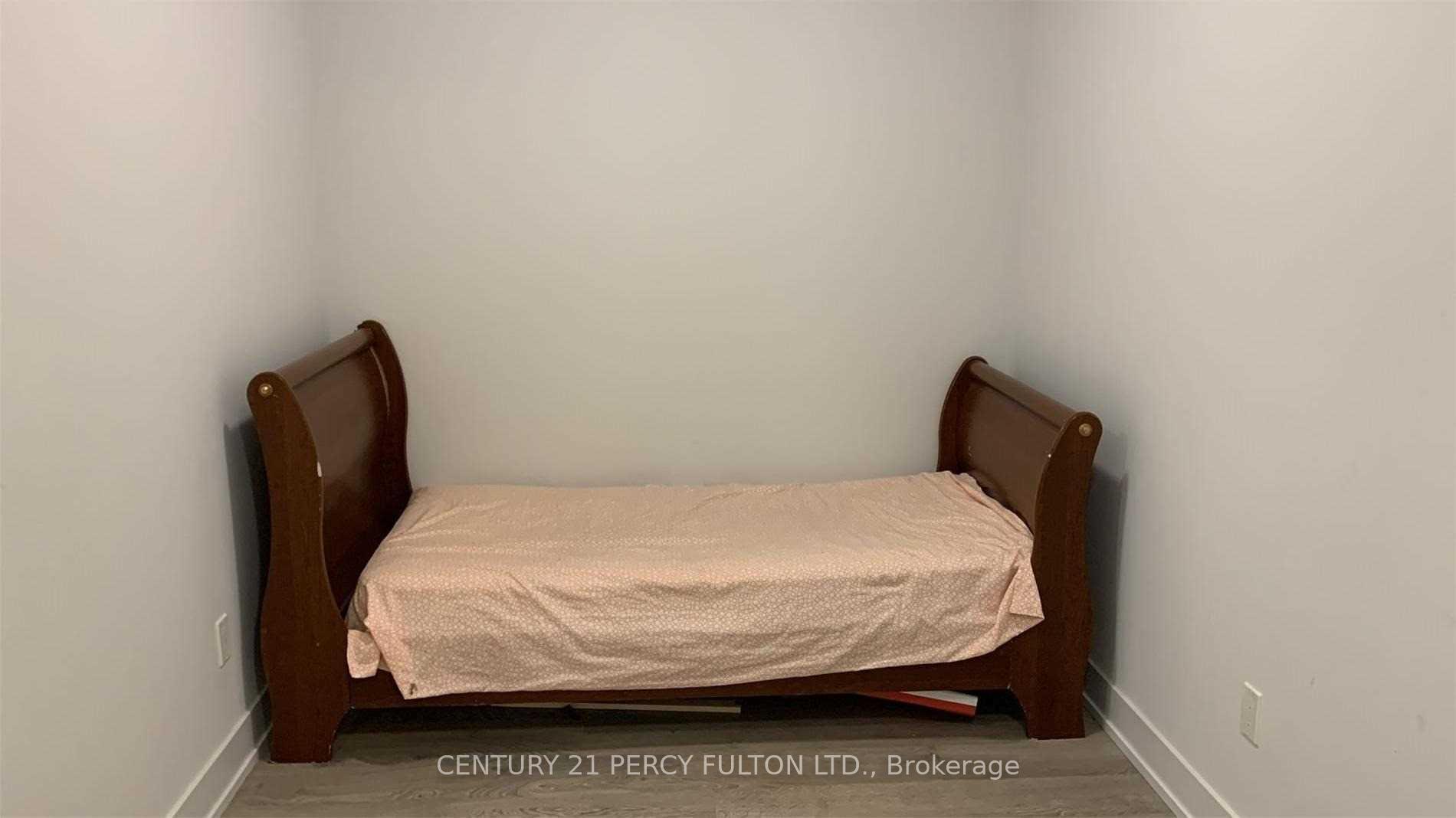 Photo 15 of Unit 810, 2550 Simcoe Street N, Oshawa, Windfields — HOMEH