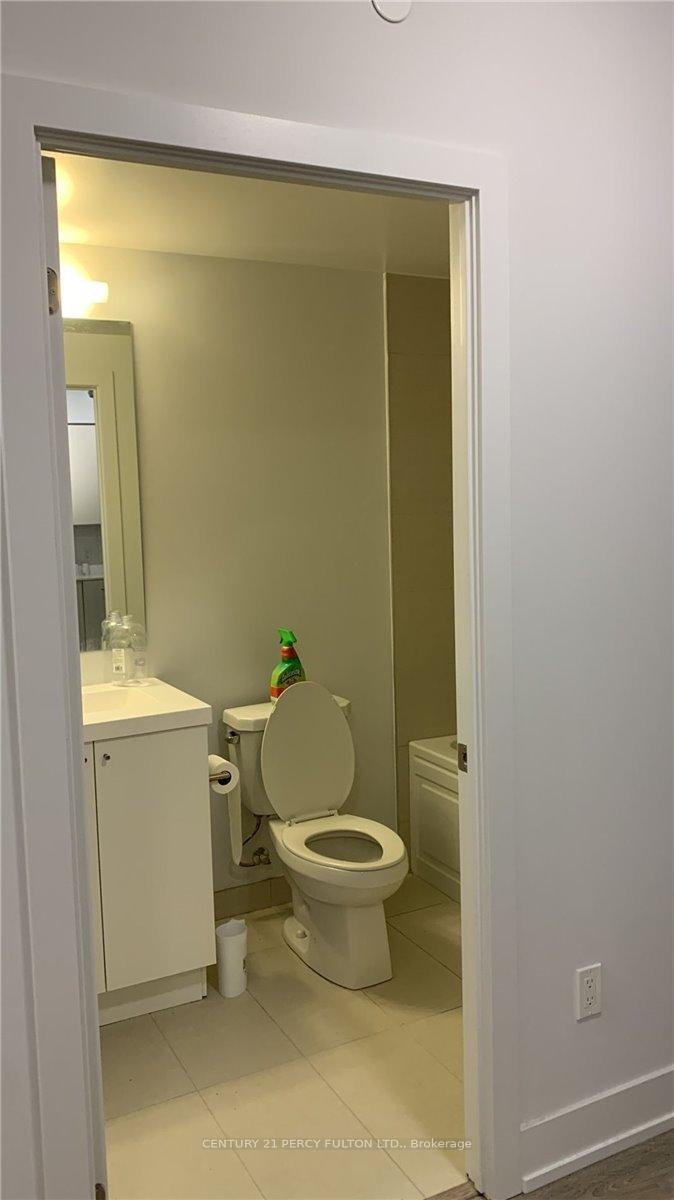 Photo 18 of Unit 810, 2550 Simcoe Street N, Oshawa, Windfields — HOMEH