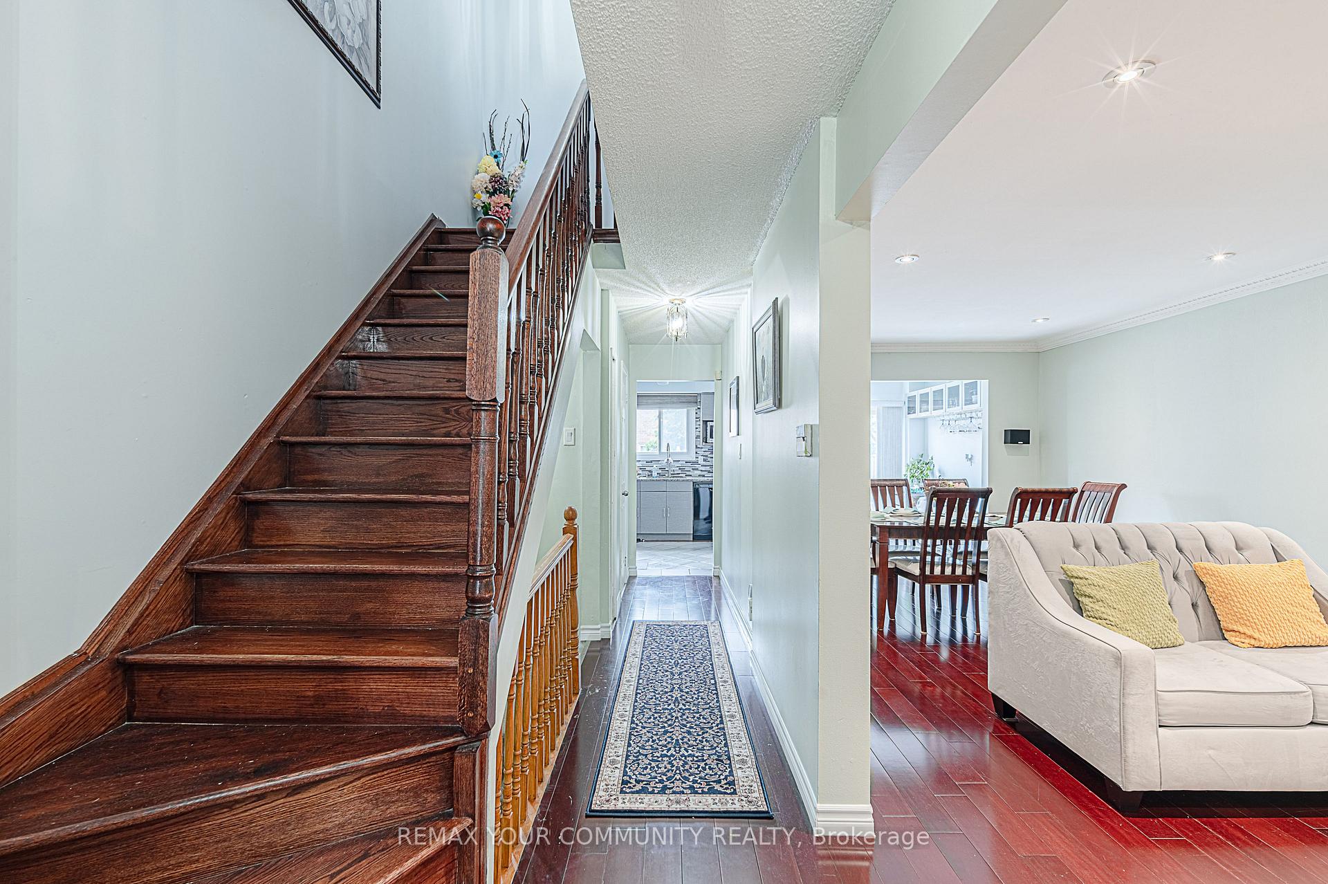 Photo 4 of 66 Trafford Crescent, Markham, Milliken Mills East — HOMEH