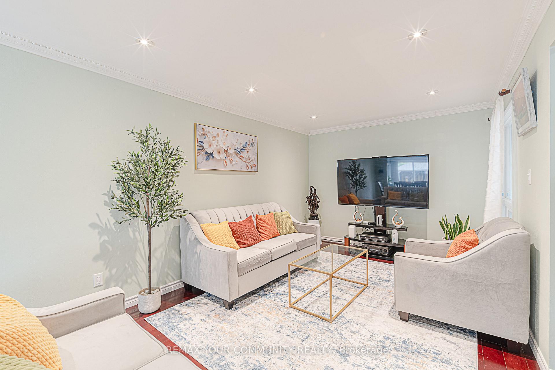 Photo 7 of 66 Trafford Crescent, Markham, Milliken Mills East — HOMEH