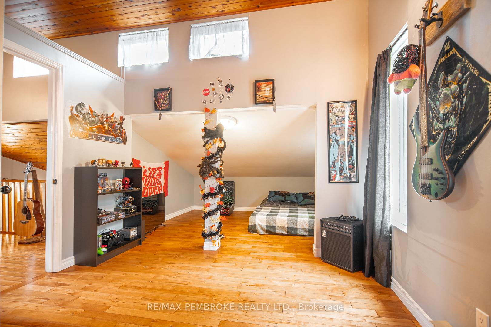 Photo 4 of 177 Sylvan Drive, Petawawa, Petawawa — HOMEH