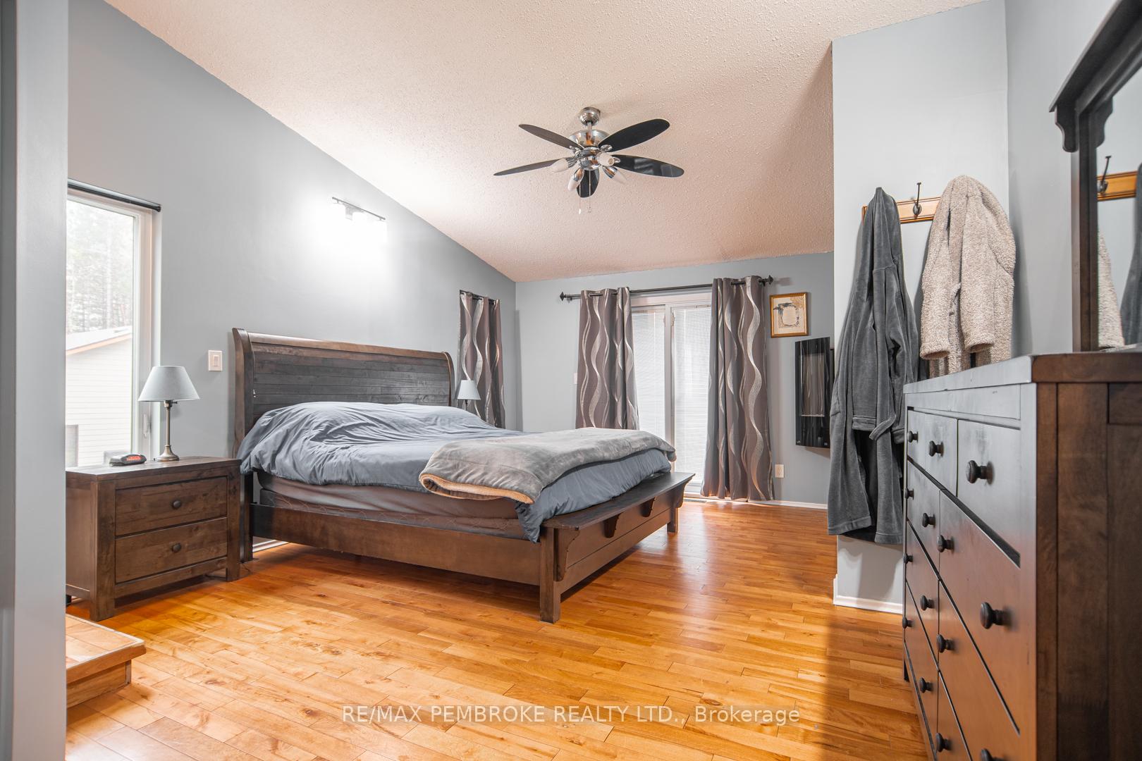 Photo 6 of 177 Sylvan Drive, Petawawa, Petawawa — HOMEH