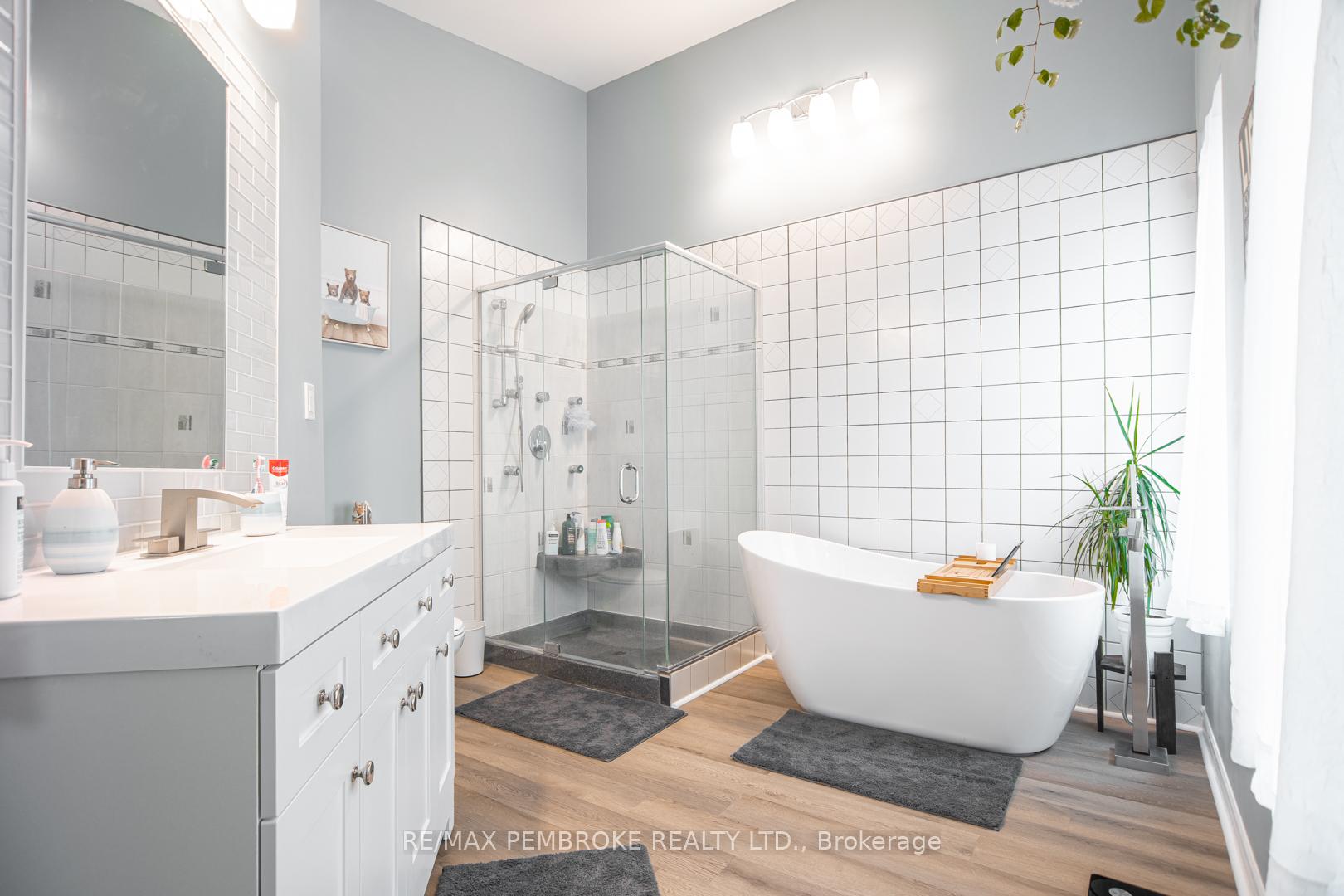 Photo 8 of 177 Sylvan Drive, Petawawa, Petawawa — HOMEH