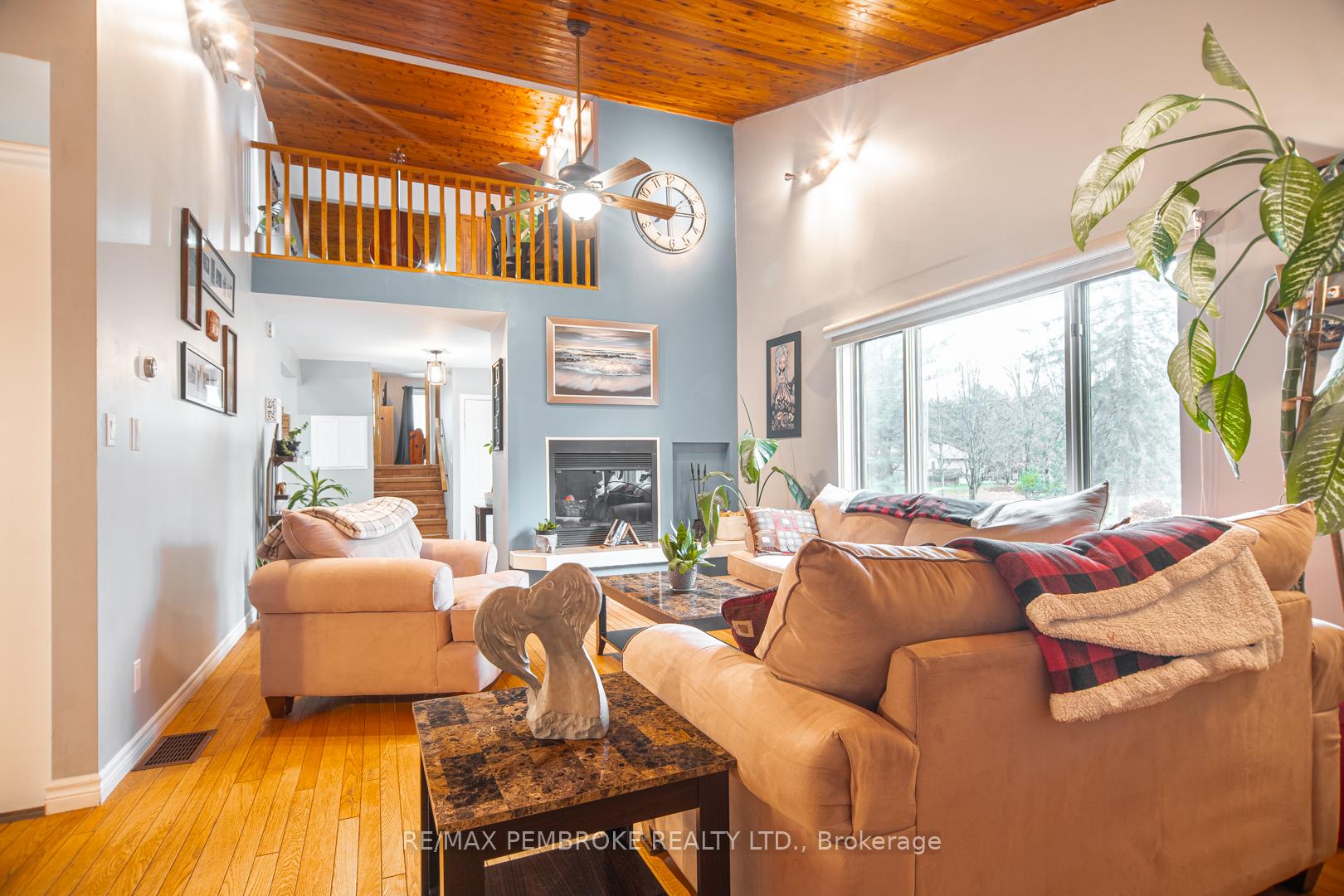Photo 14 of 177 Sylvan Drive, Petawawa, Petawawa — HOMEH
