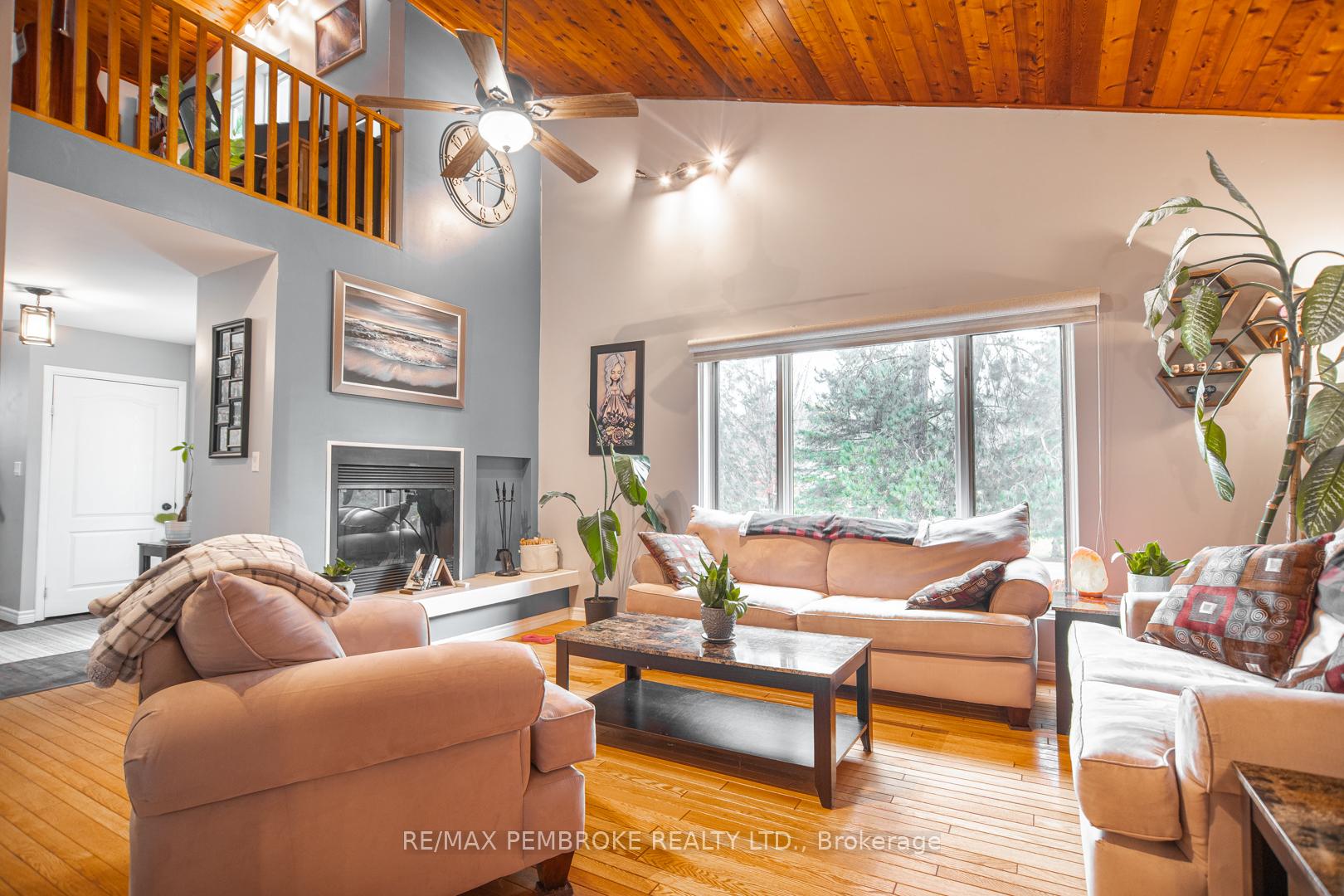Photo 15 of 177 Sylvan Drive, Petawawa, Petawawa — HOMEH