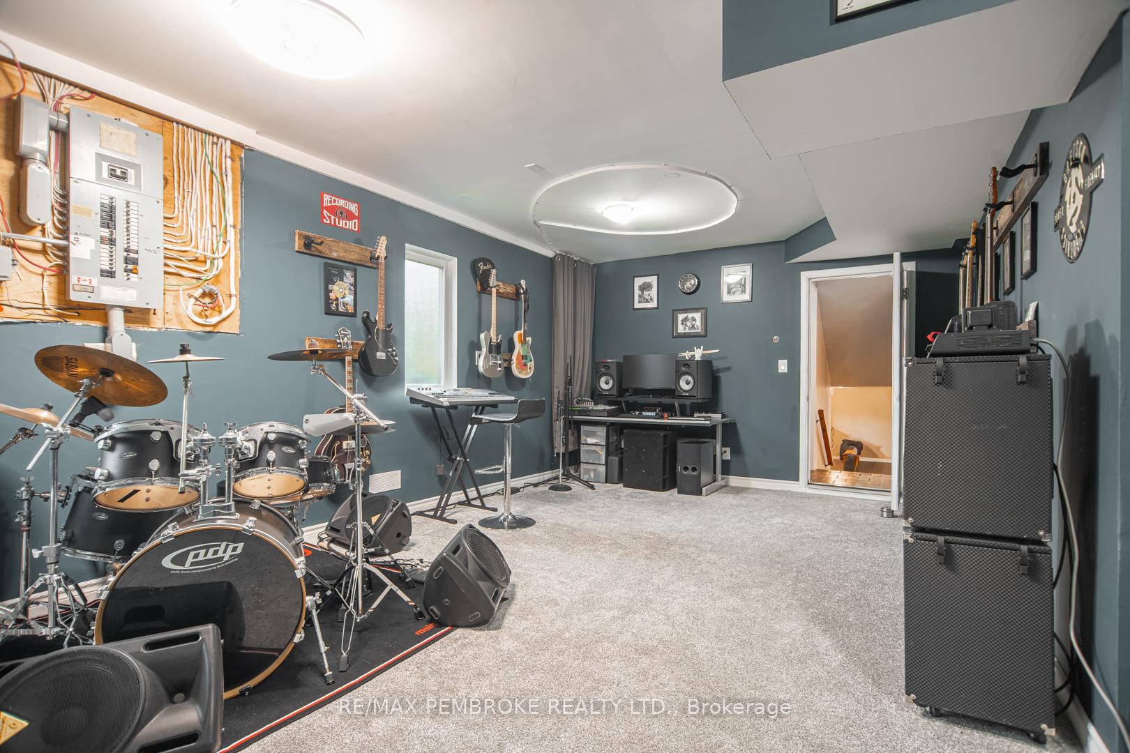 Photo 24 of 177 Sylvan Drive, Petawawa, Petawawa — HOMEH