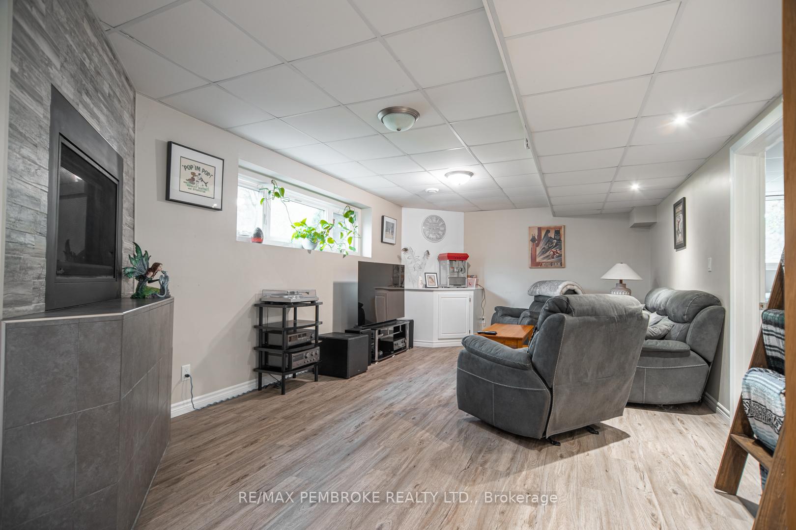 Photo 28 of 177 Sylvan Drive, Petawawa, Petawawa — HOMEH